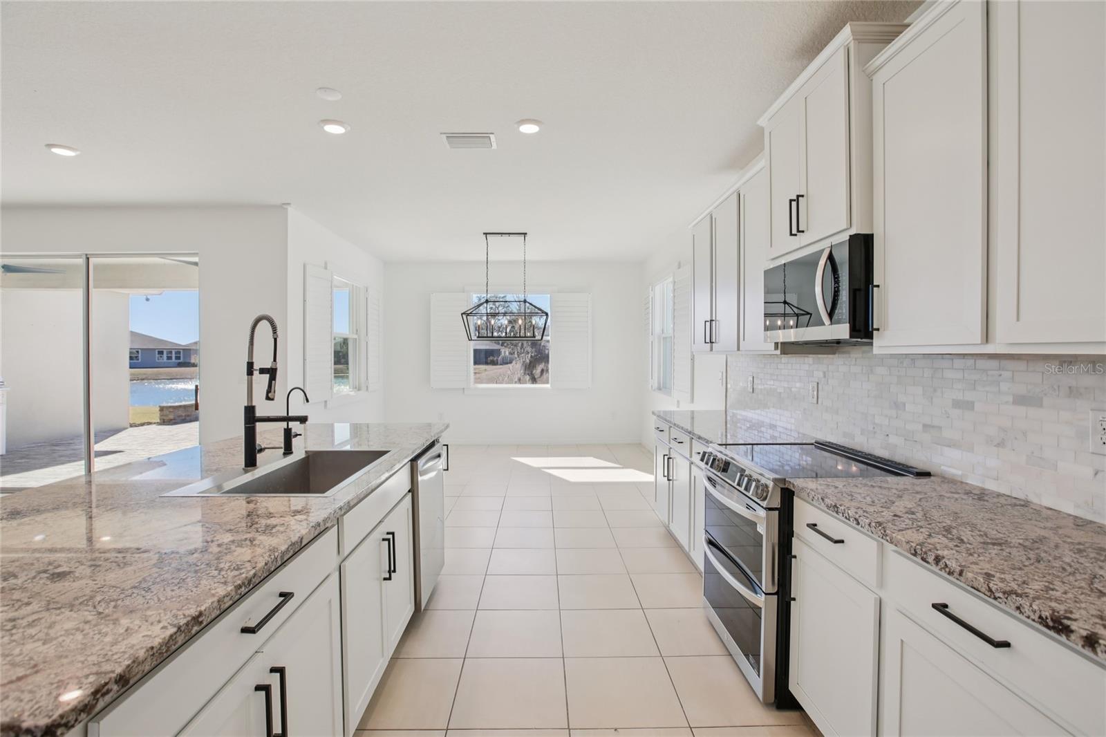 Image 18 of 58 For 10747 Laxer Cay Loop