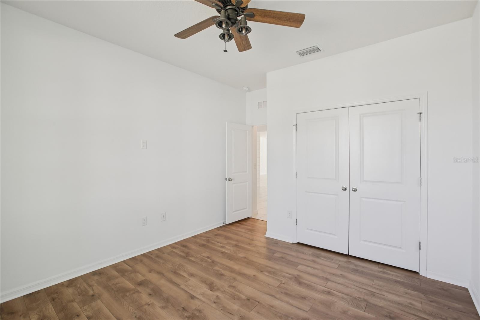 Image 21 of 58 For 10747 Laxer Cay Loop