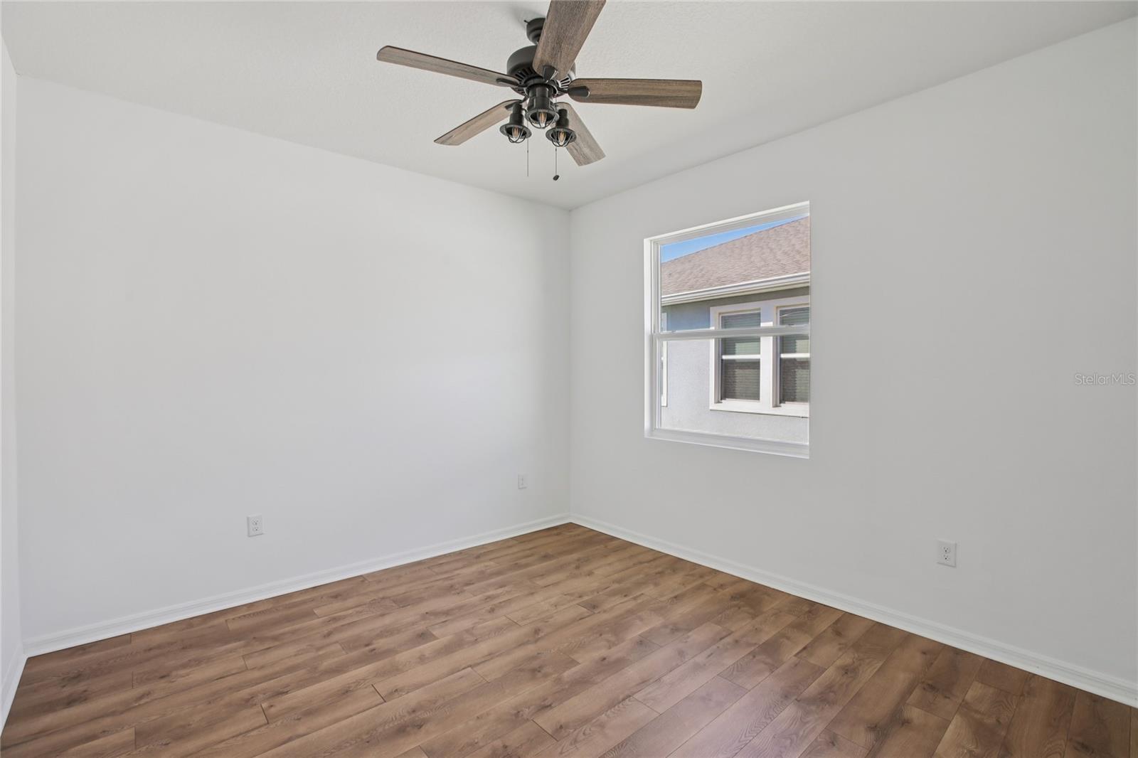 Image 22 of 58 For 10747 Laxer Cay Loop