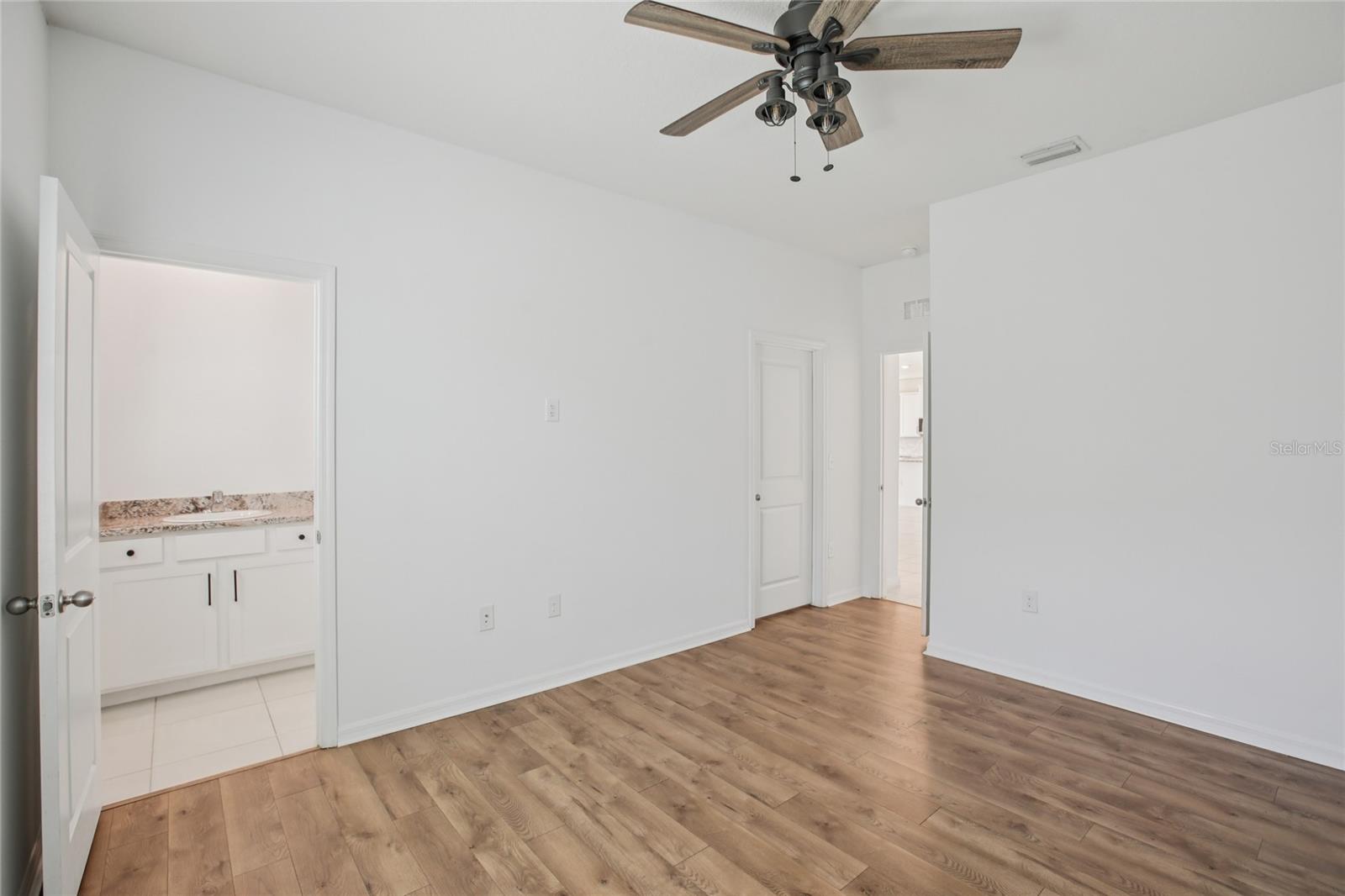 Image 25 of 58 For 10747 Laxer Cay Loop