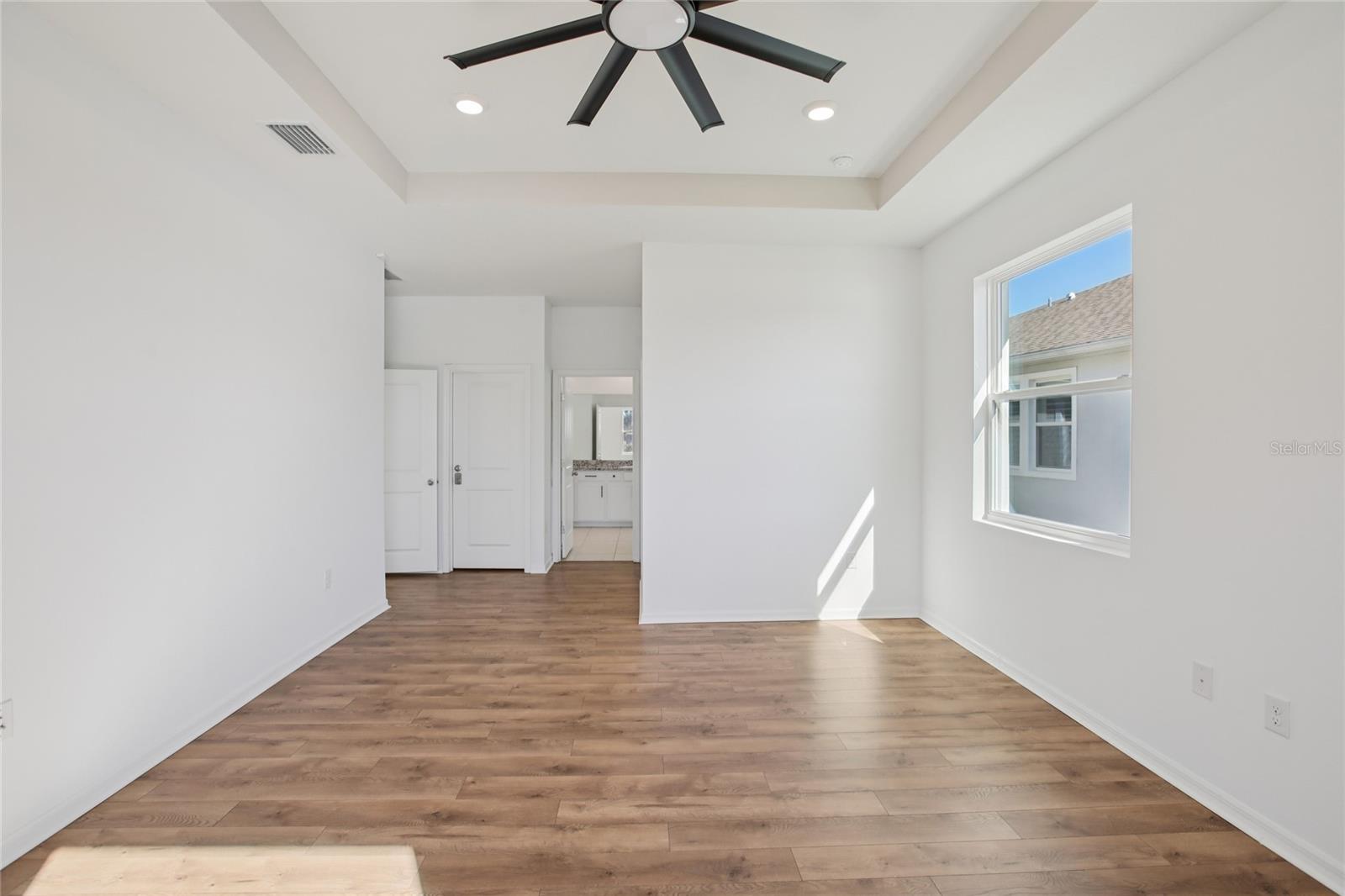 Image 29 of 58 For 10747 Laxer Cay Loop