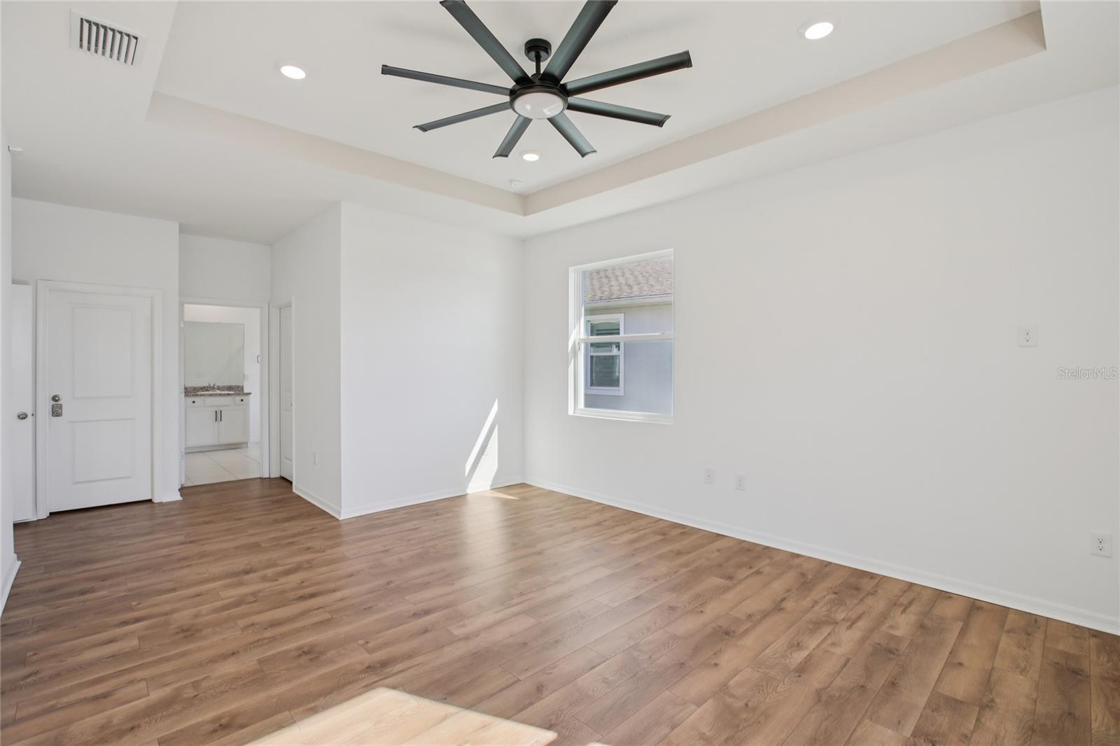 Image 30 of 58 For 10747 Laxer Cay Loop