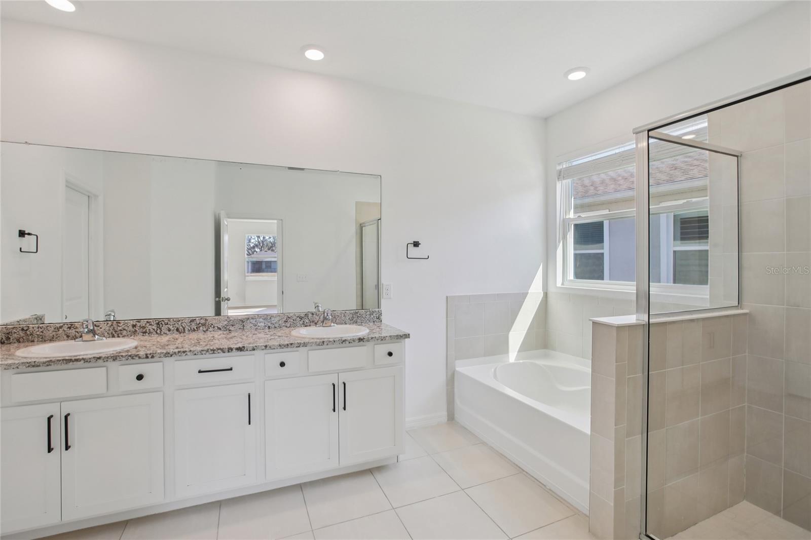 Image 32 of 58 For 10747 Laxer Cay Loop