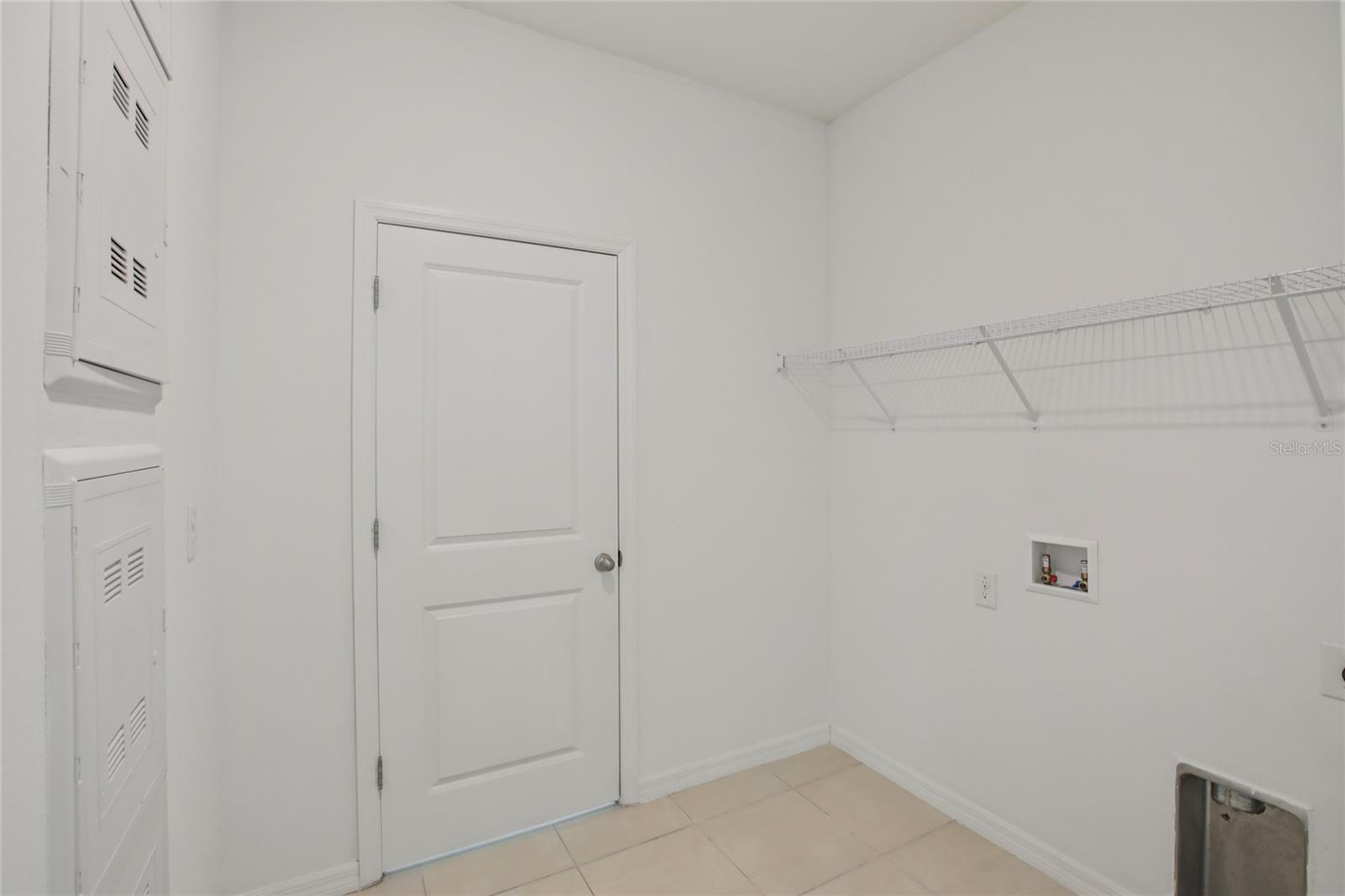 Image 36 of 58 For 10747 Laxer Cay Loop