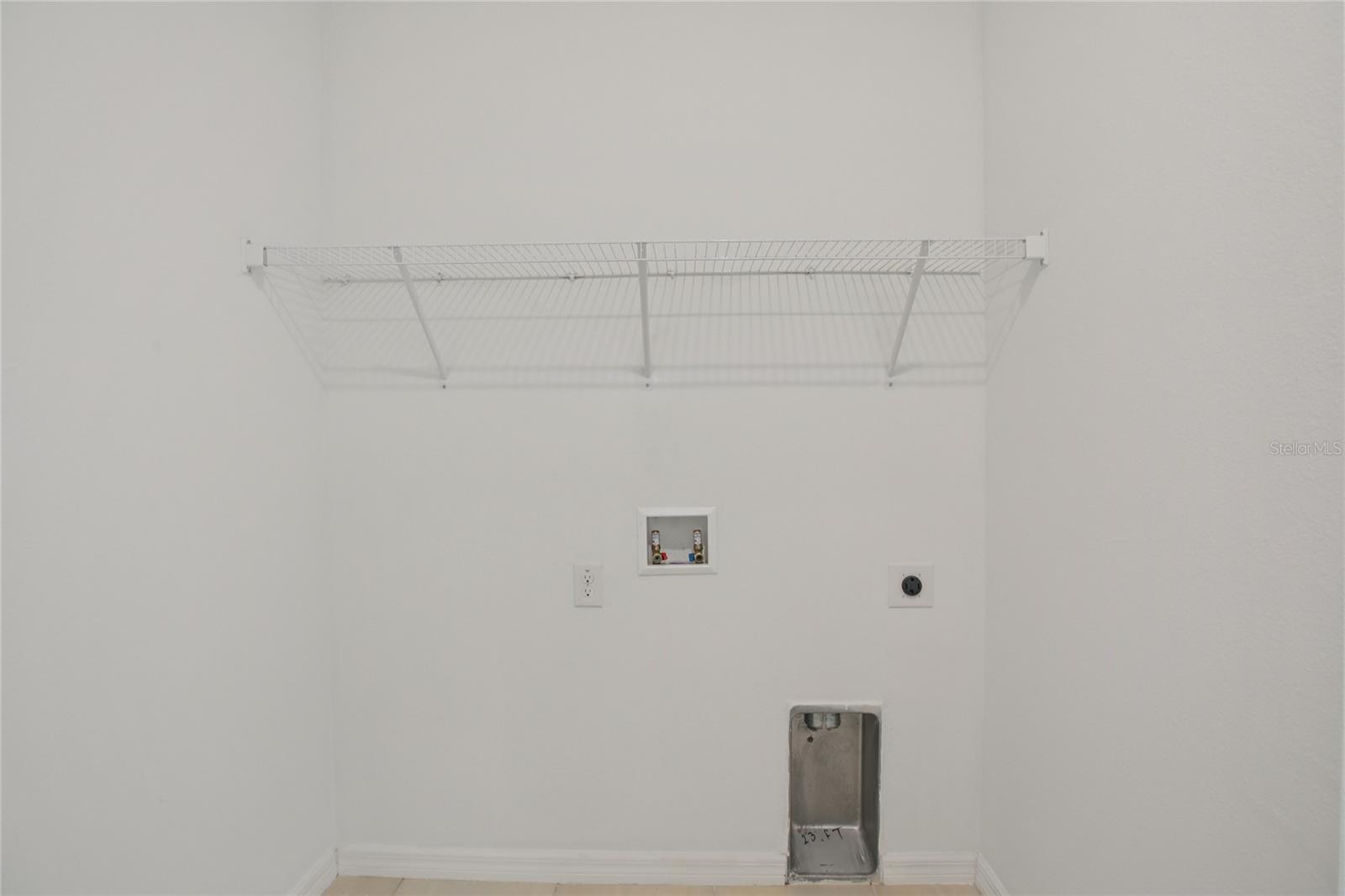 Image 37 of 58 For 10747 Laxer Cay Loop