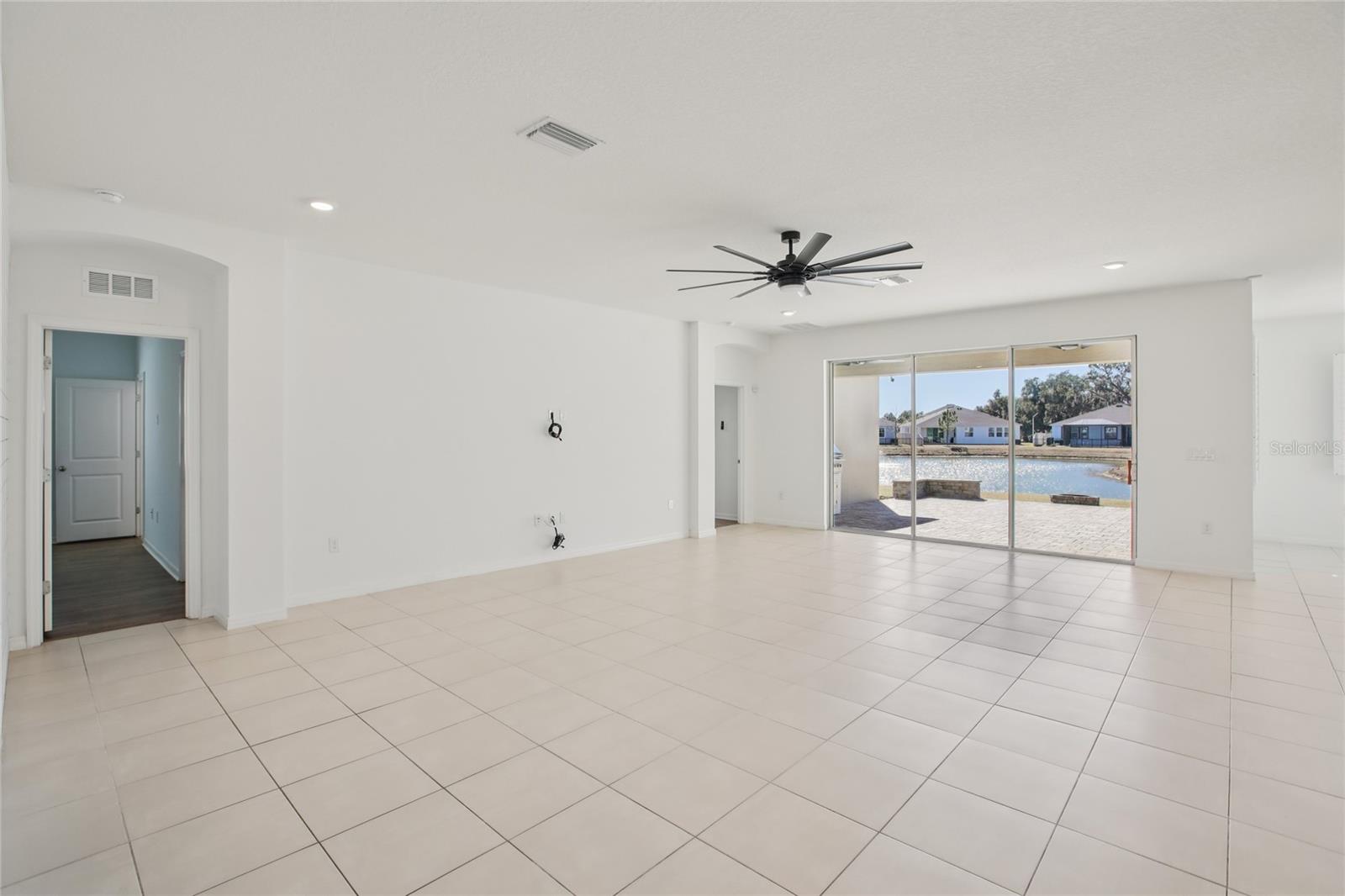 Image 6 of 58 For 10747 Laxer Cay Loop