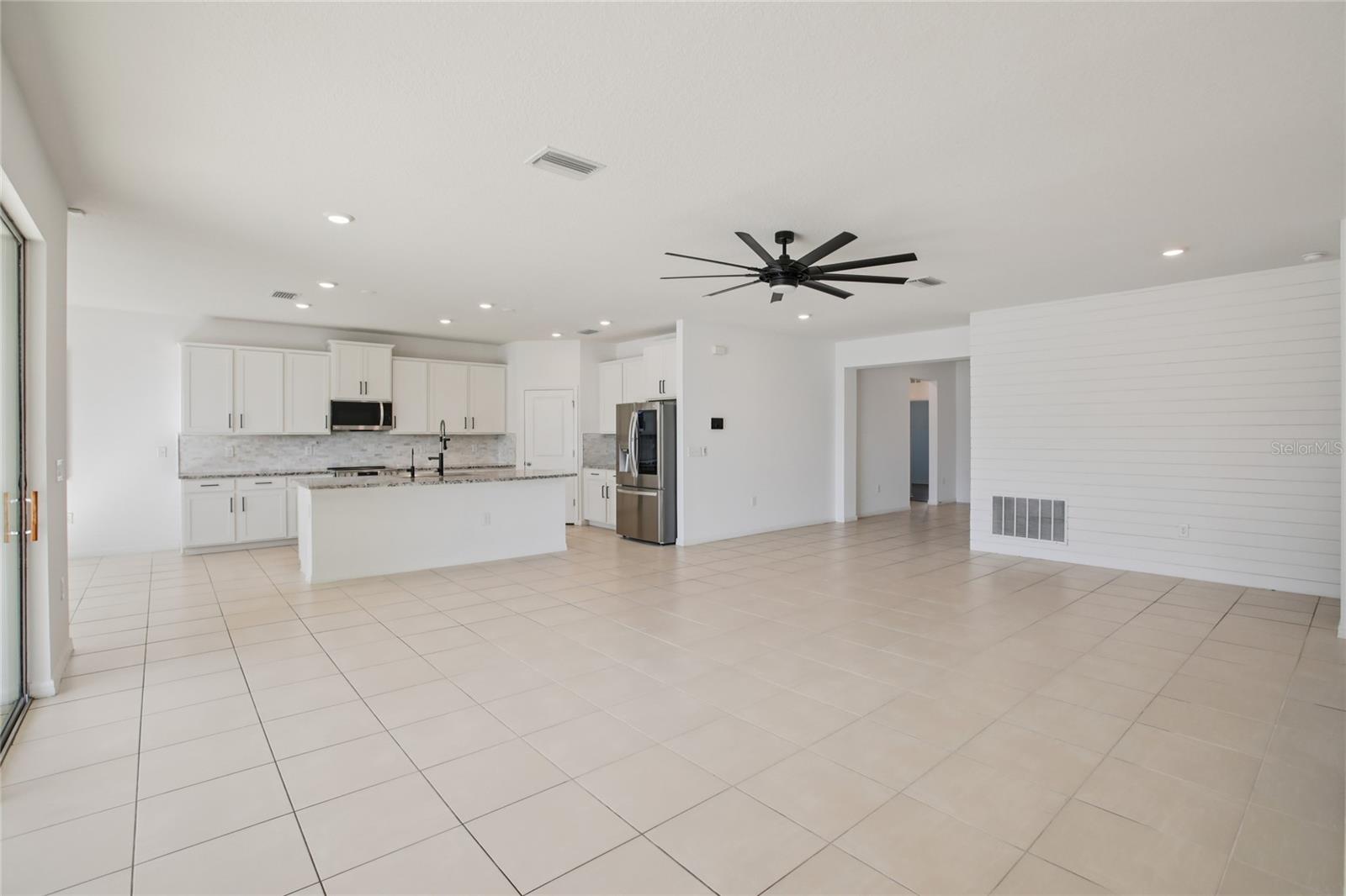 Image 8 of 58 For 10747 Laxer Cay Loop