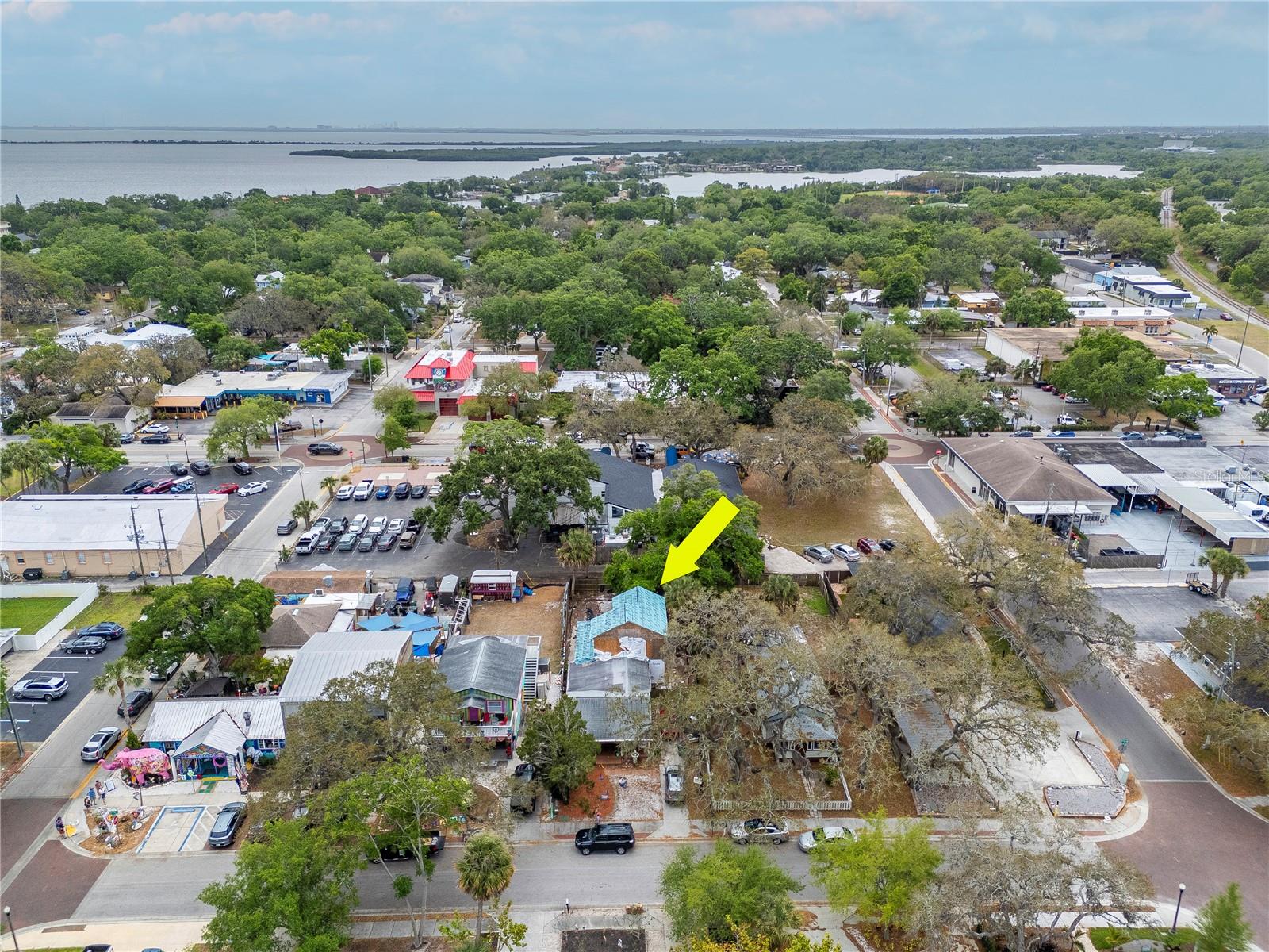 Listing photo id 12 for 734 2nd Street N