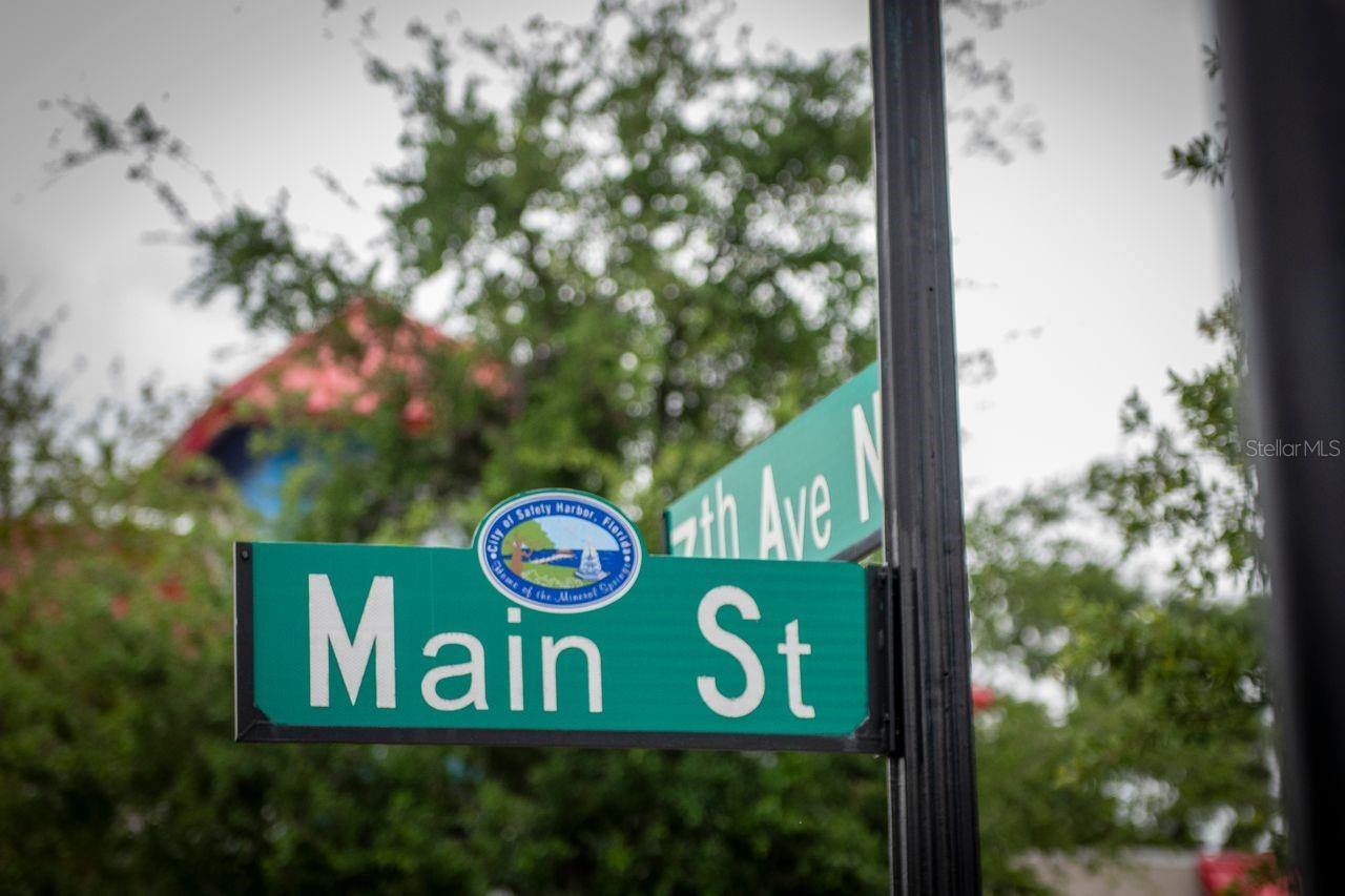 Listing photo id 14 for 734 2nd Street N