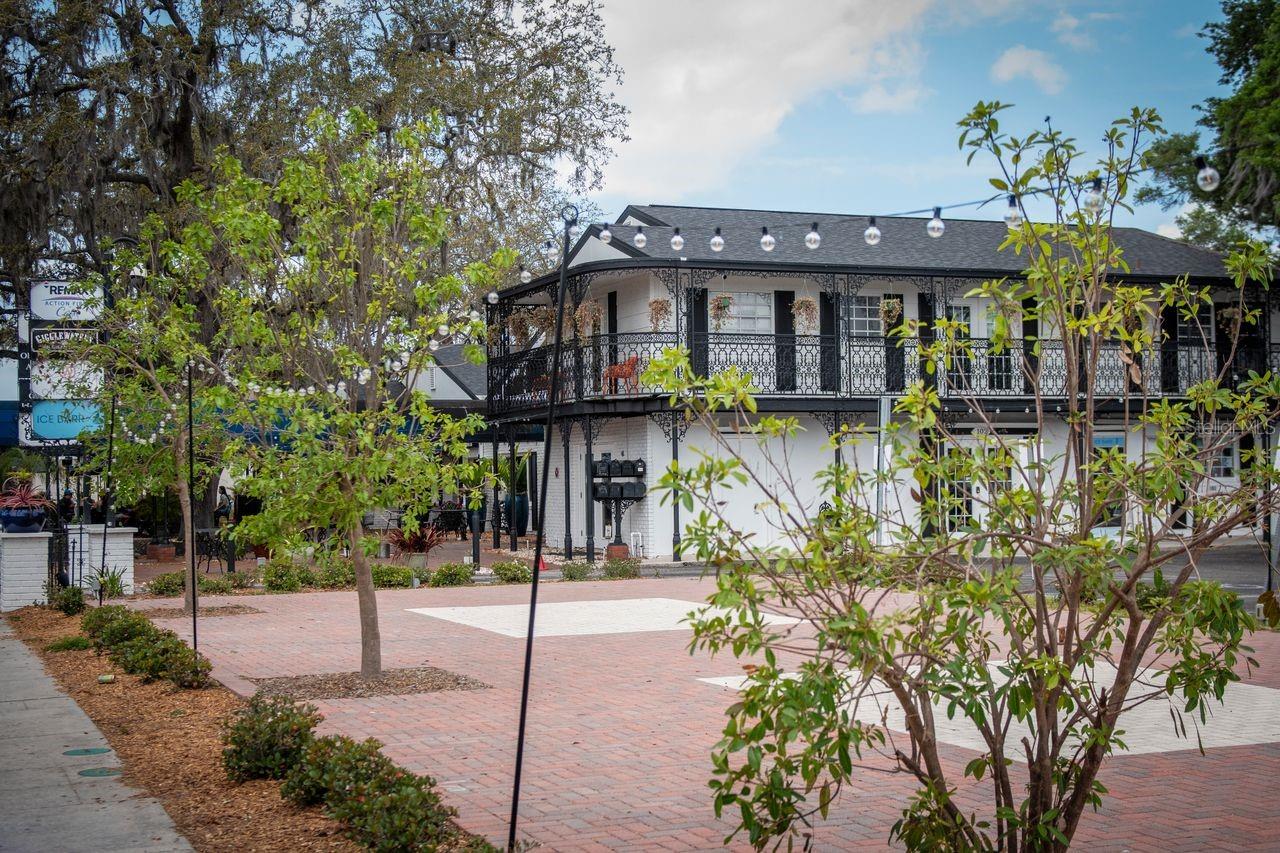 Listing photo id 15 for 734 2nd Street N