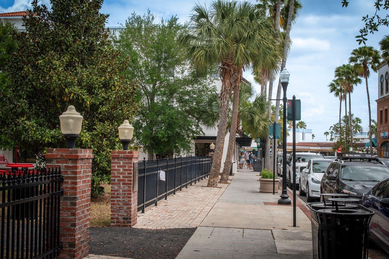 Listing photo id 24 for 734 2nd Street N