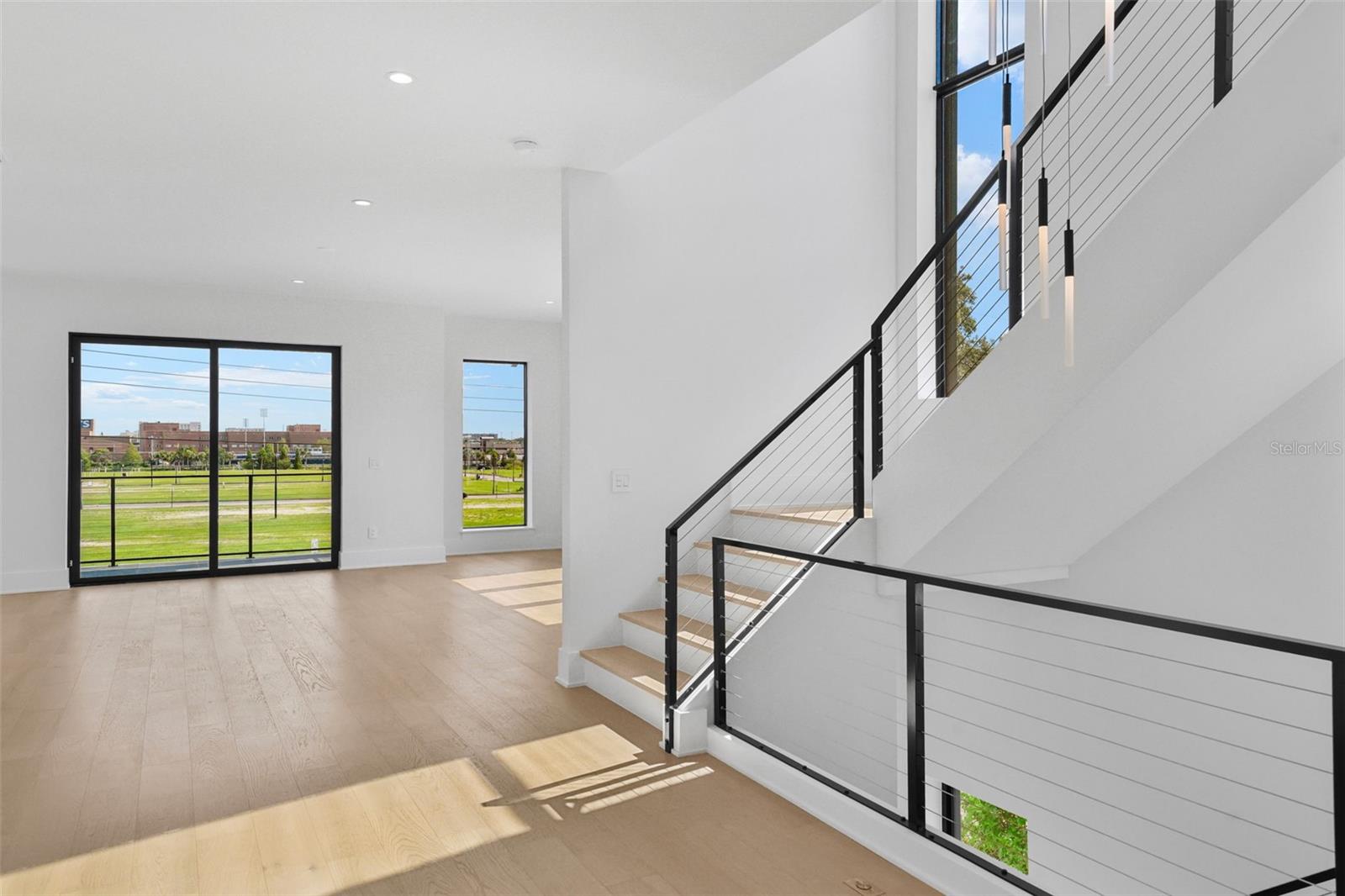 Image 12 of 30 For 501 Ross Avenue 3