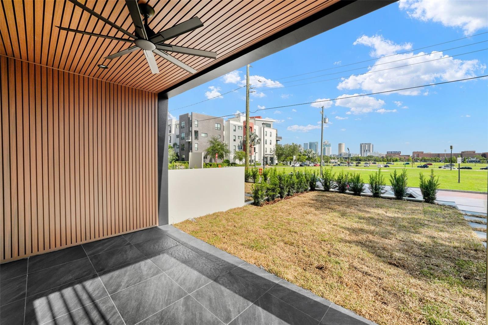 Image 7 of 30 For 501 Ross Avenue 3