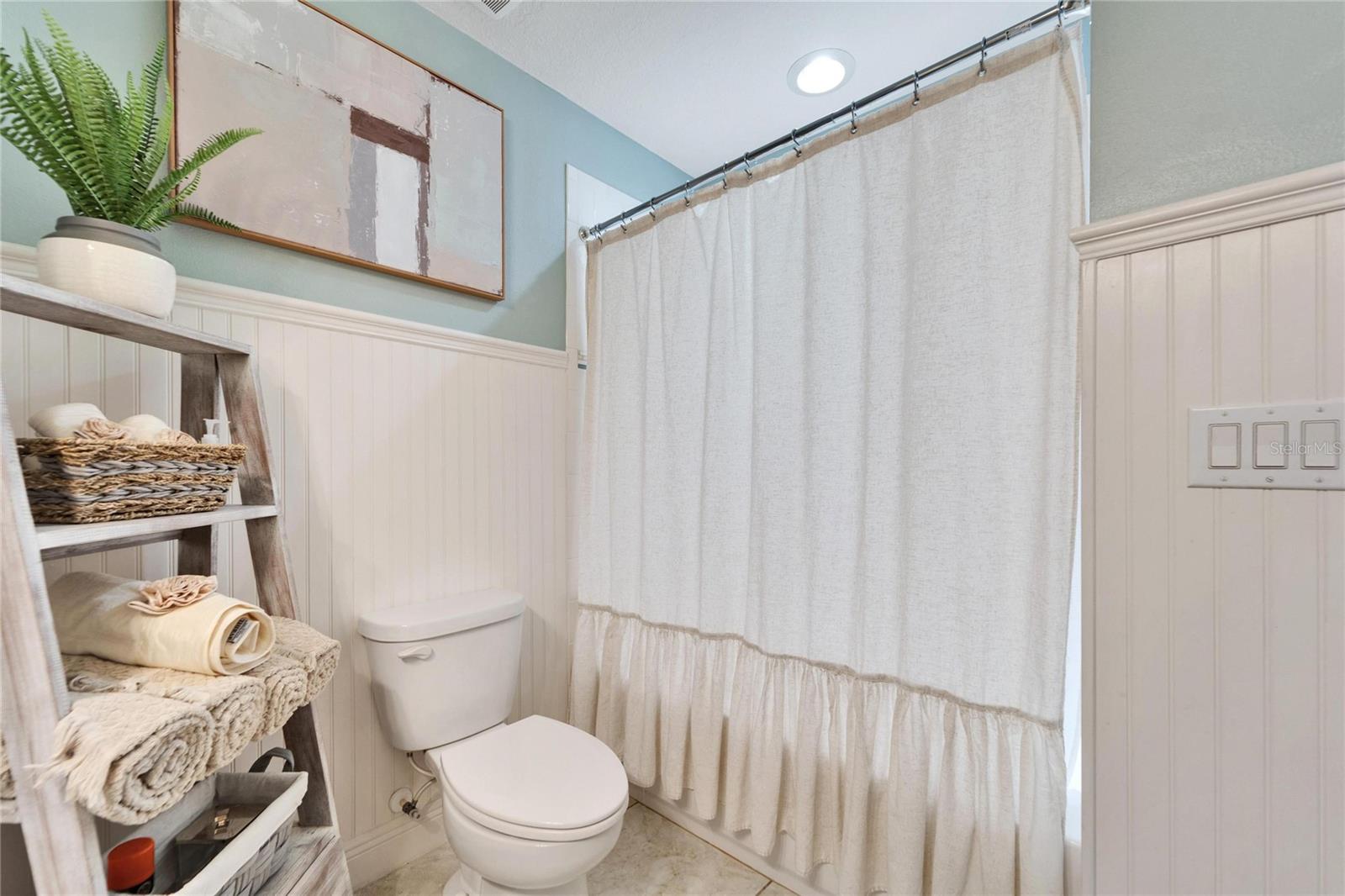 Image 32 of 53 For 13316 Palmera Vista Drive