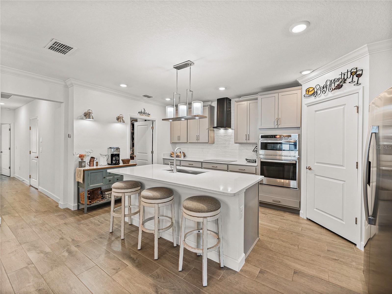 Image 12 of 33 For 17319 Holly Well Avenue