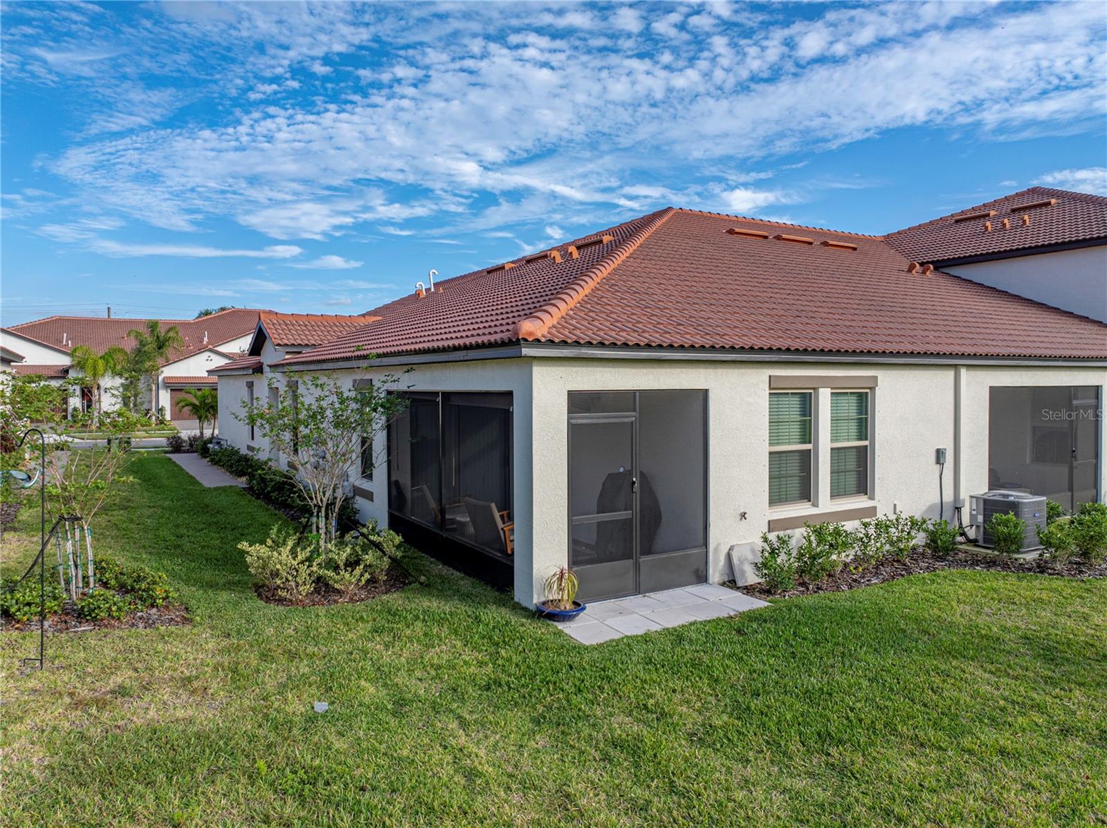 Image 25 of 33 For 17319 Holly Well Avenue