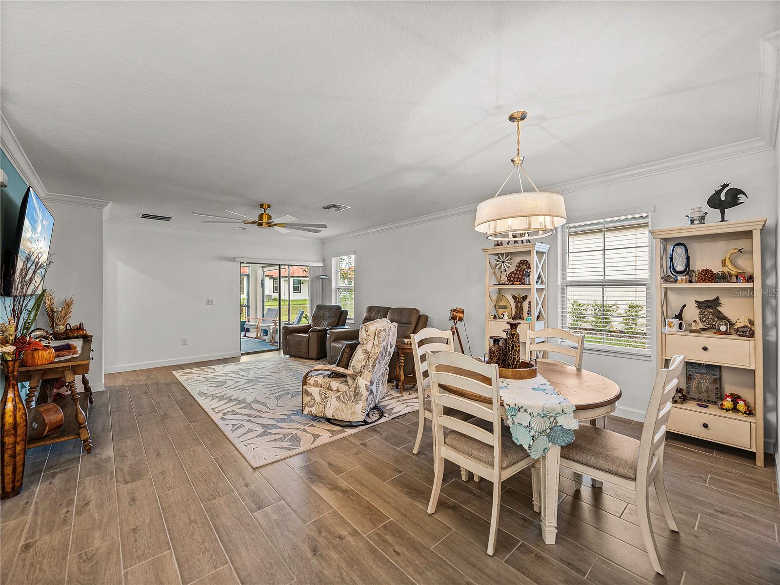 Image 8 of 33 For 17319 Holly Well Avenue