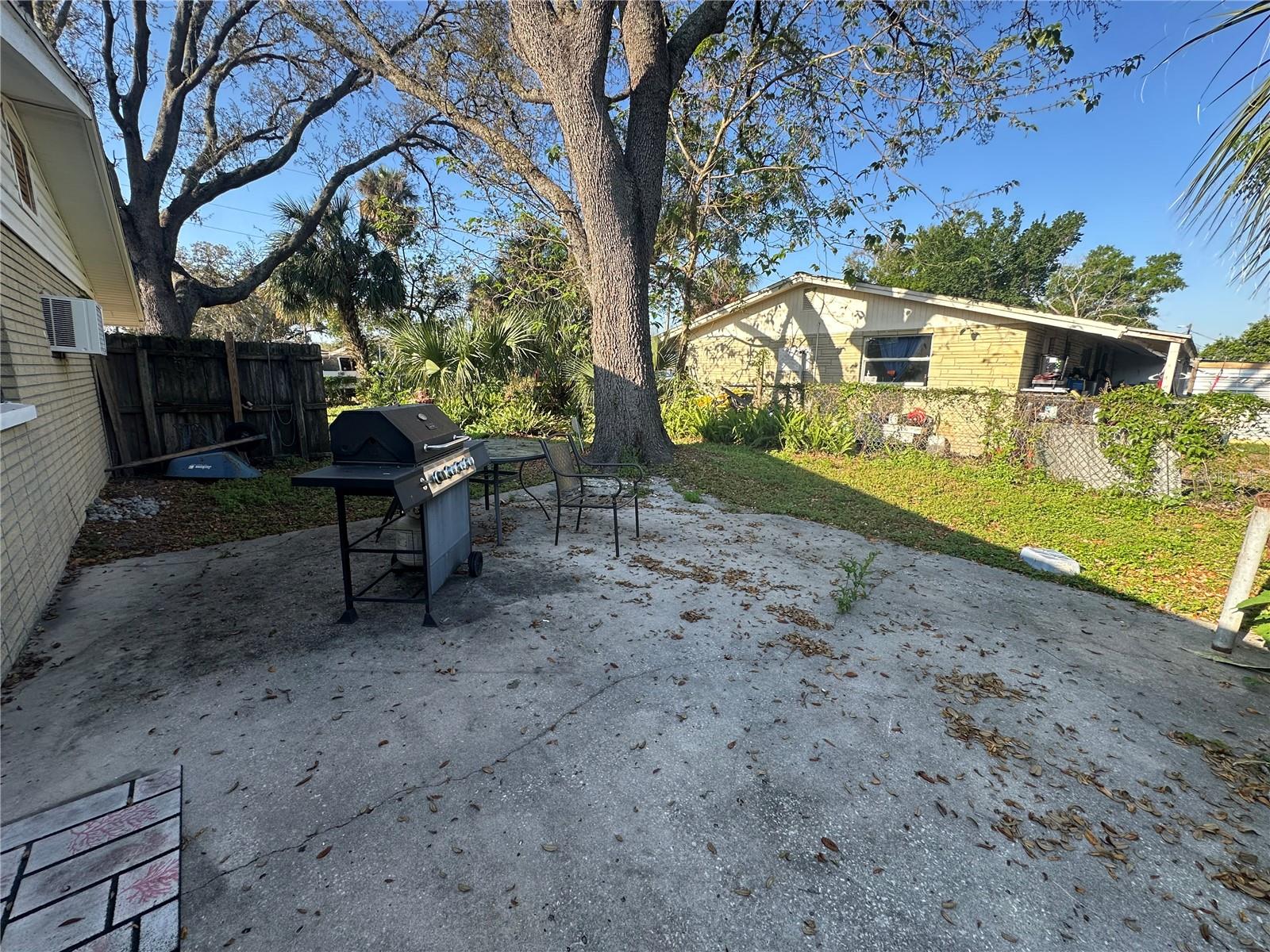 Image 9 of 10 For 918 121st Avenue A