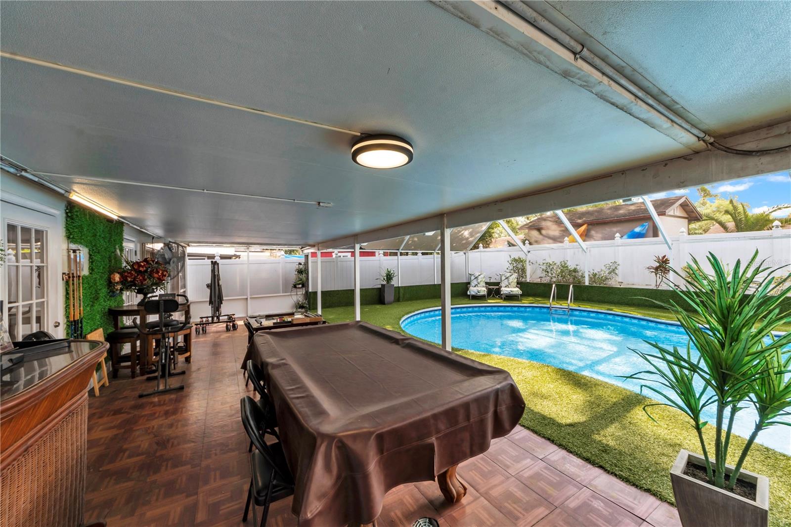 Image 13 of 36 For 9043 Hickory Circle