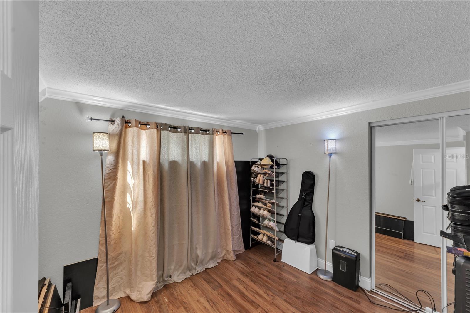 Image 17 of 36 For 9043 Hickory Circle