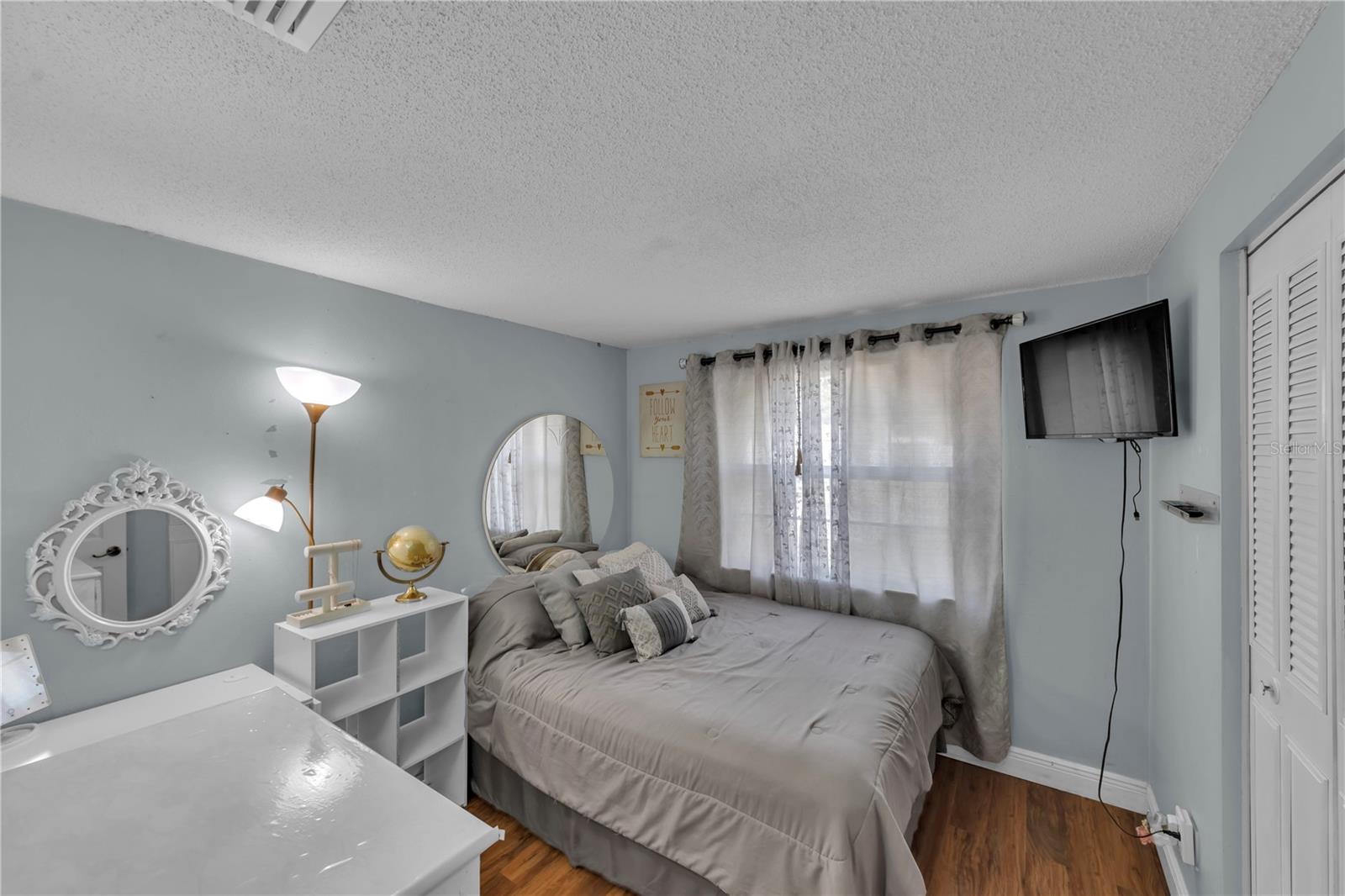 Image 18 of 36 For 9043 Hickory Circle