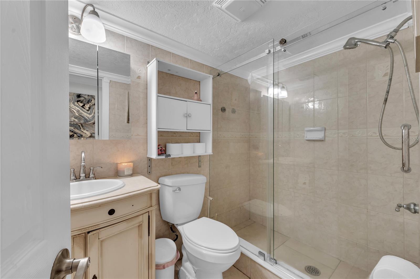 Image 21 of 36 For 9043 Hickory Circle