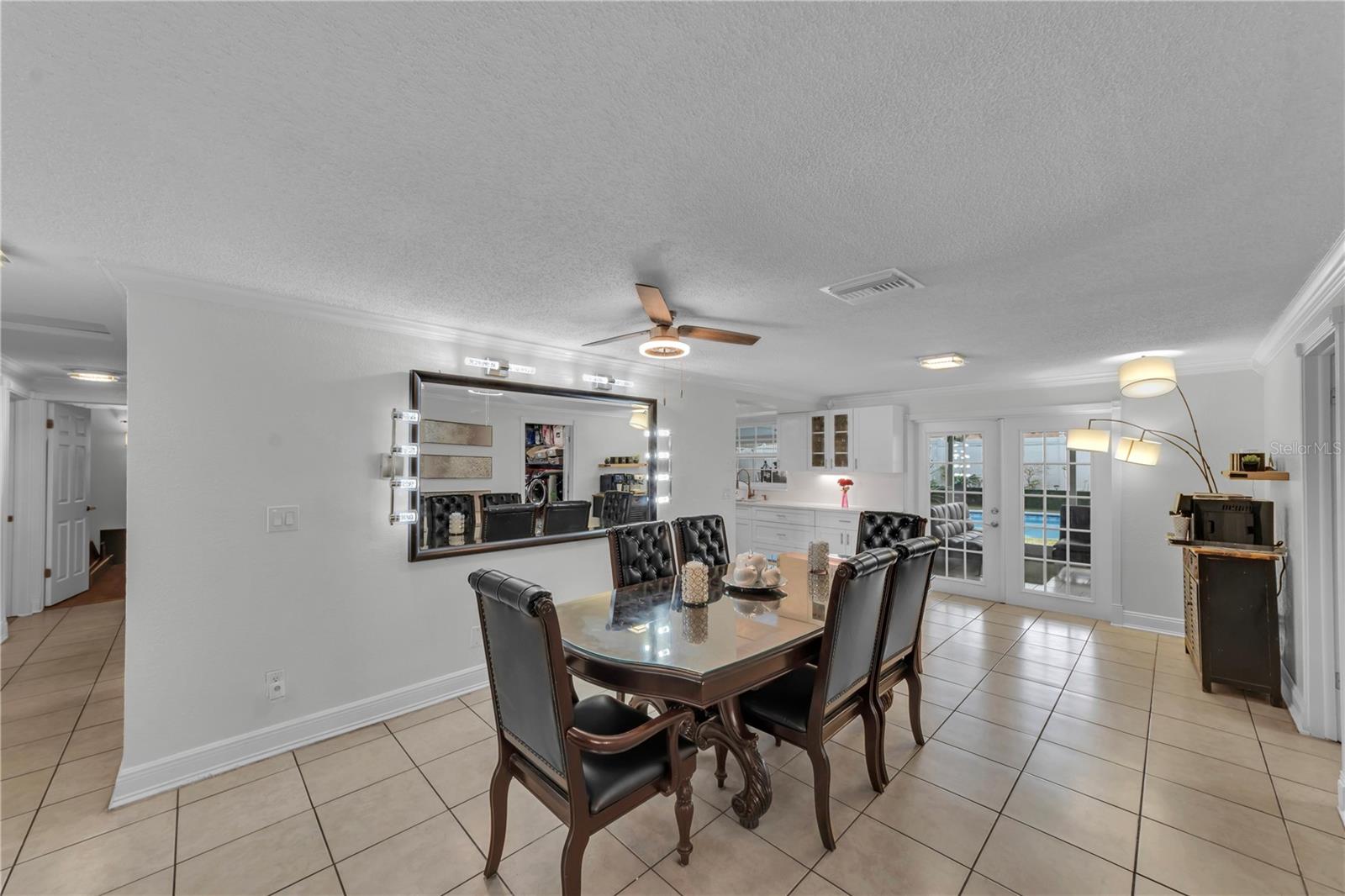 Image 23 of 36 For 9043 Hickory Circle