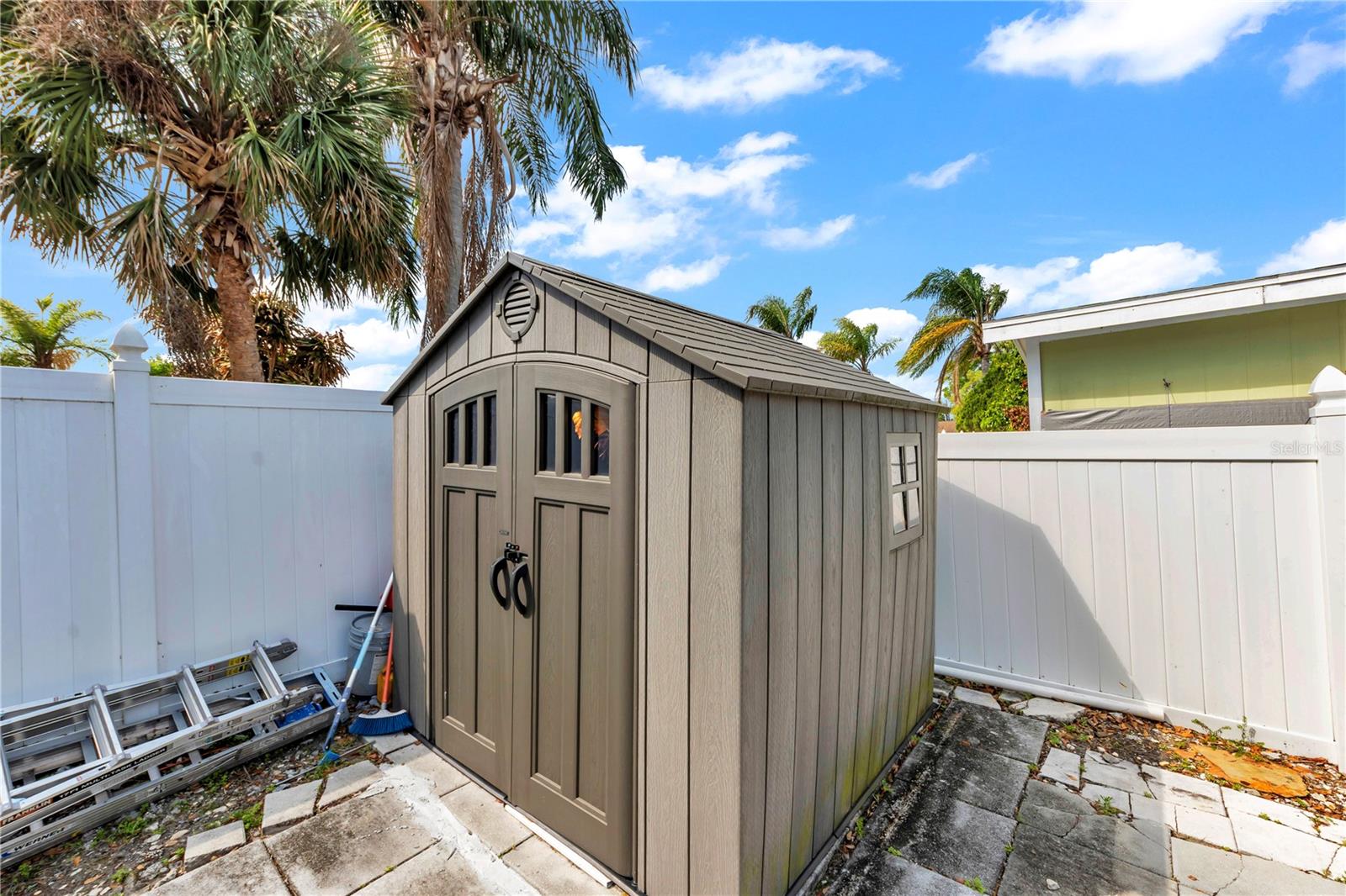 Image 32 of 36 For 9043 Hickory Circle