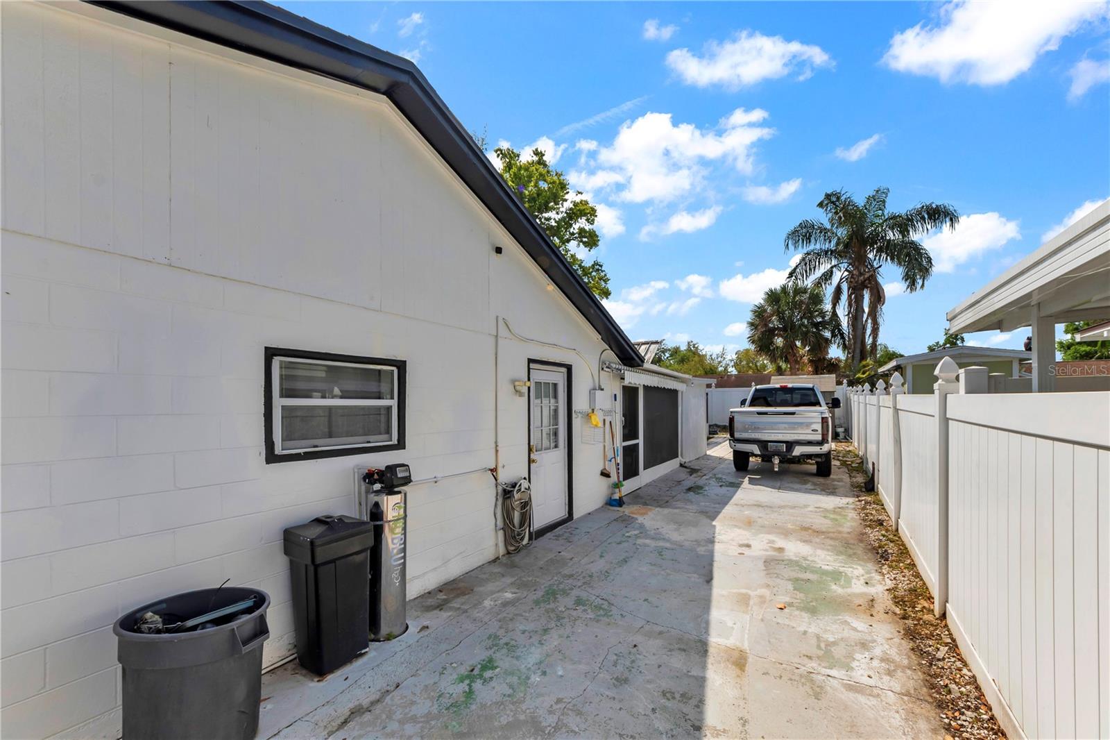 Image 33 of 36 For 9043 Hickory Circle