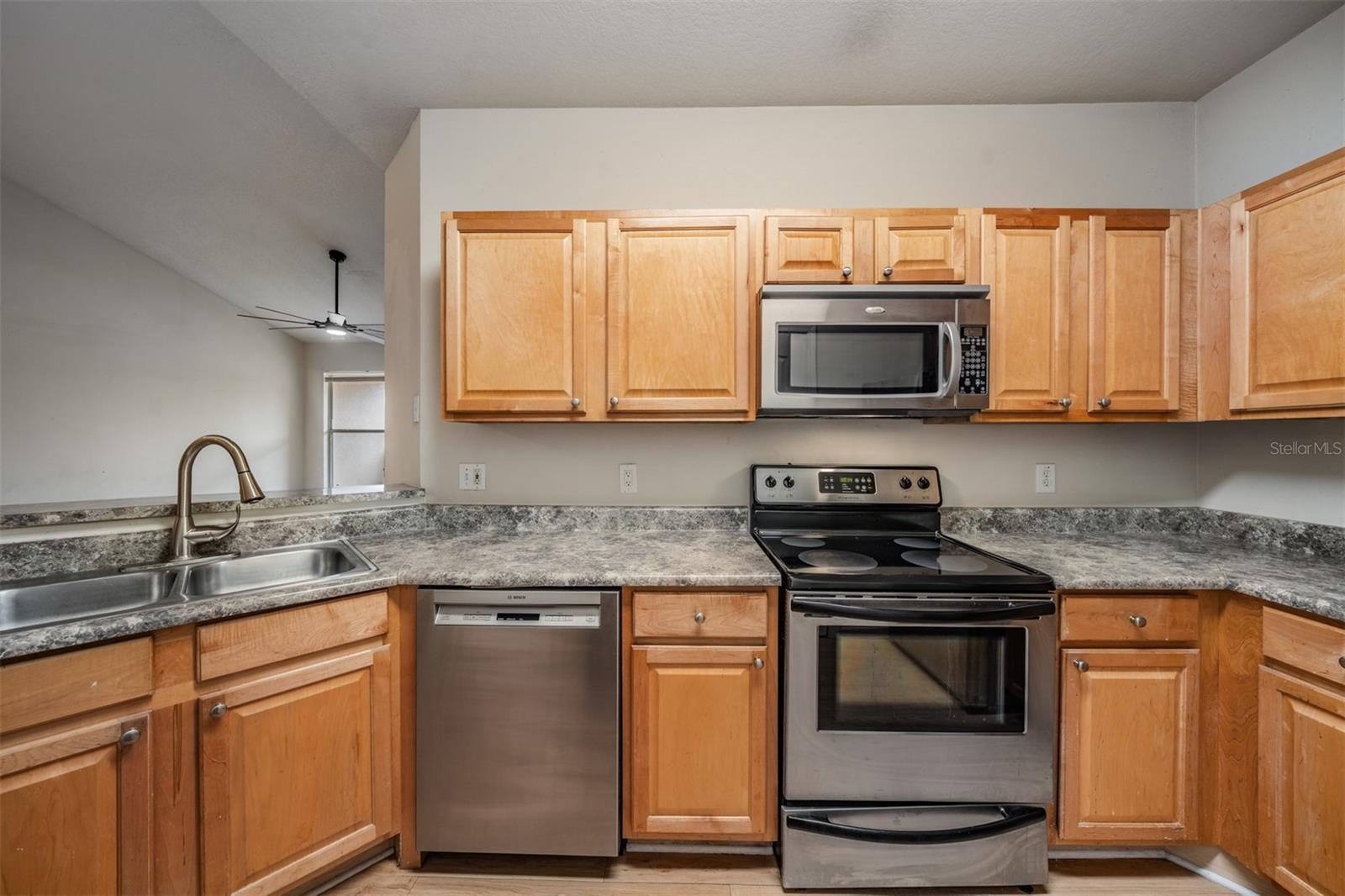 Image 14 of 29 For 18107 Villa Creek Drive 18107