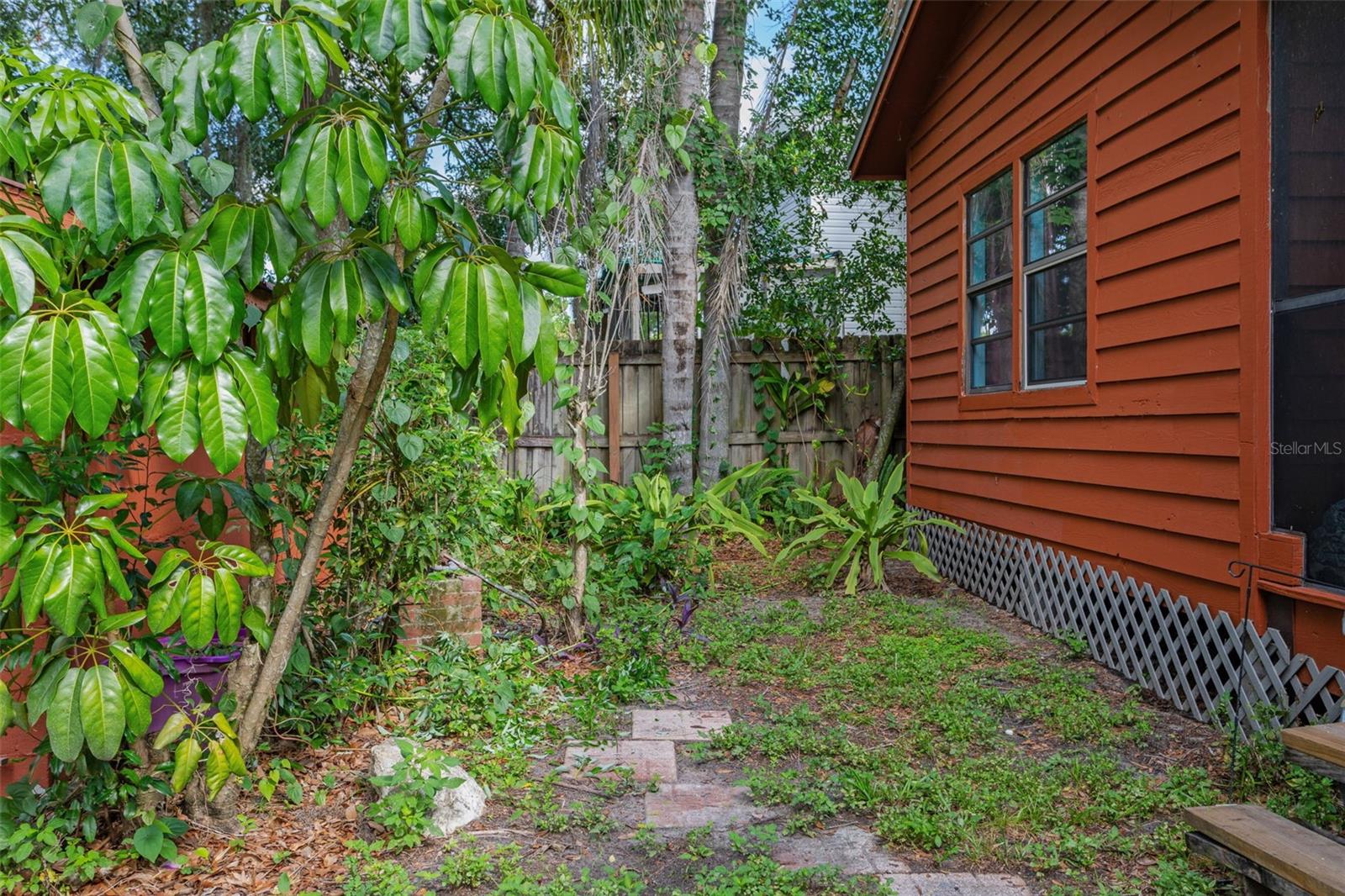 Image 21 of 26 For 8006 Temple Place