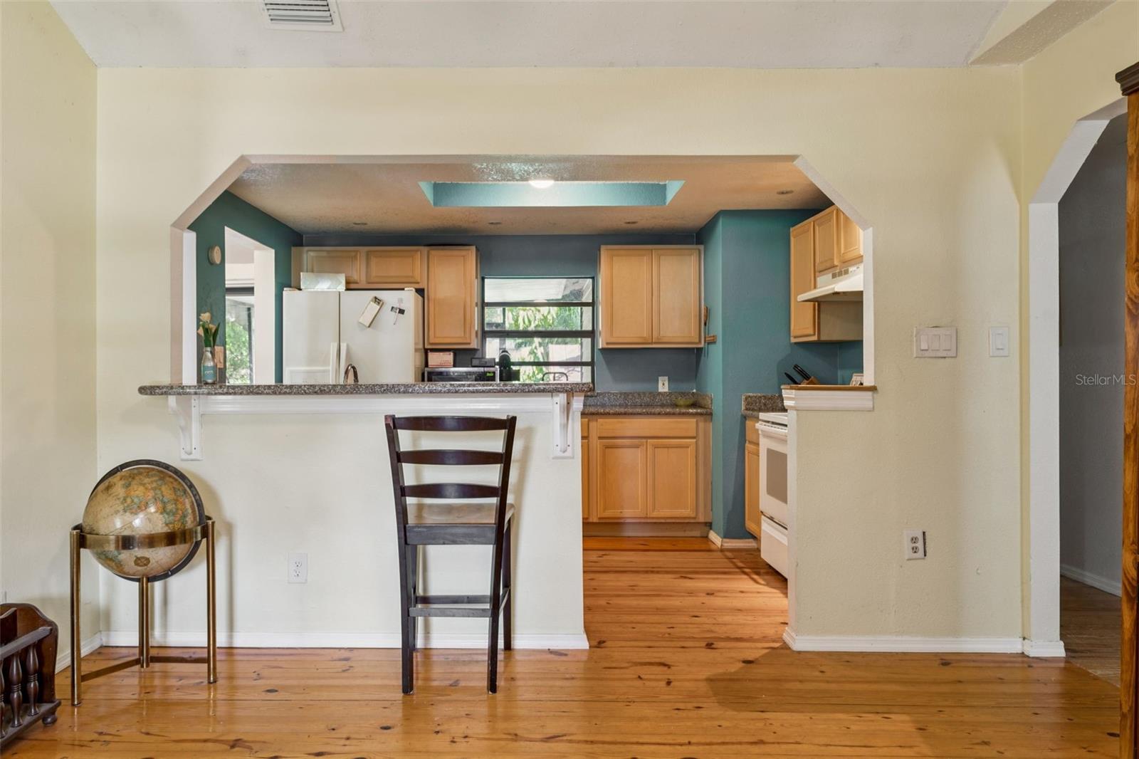 Image 7 of 26 For 8006 Temple Place