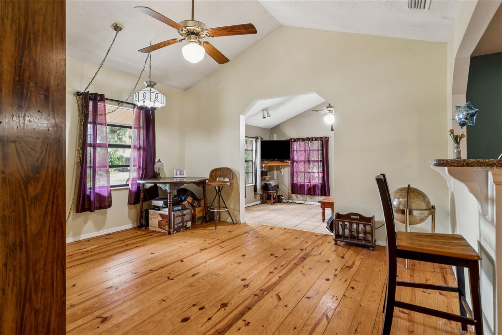 Image 8 of 26 For 8006 Temple Place