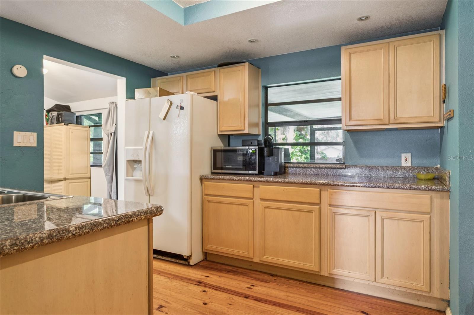 Image 9 of 26 For 8006 Temple Place