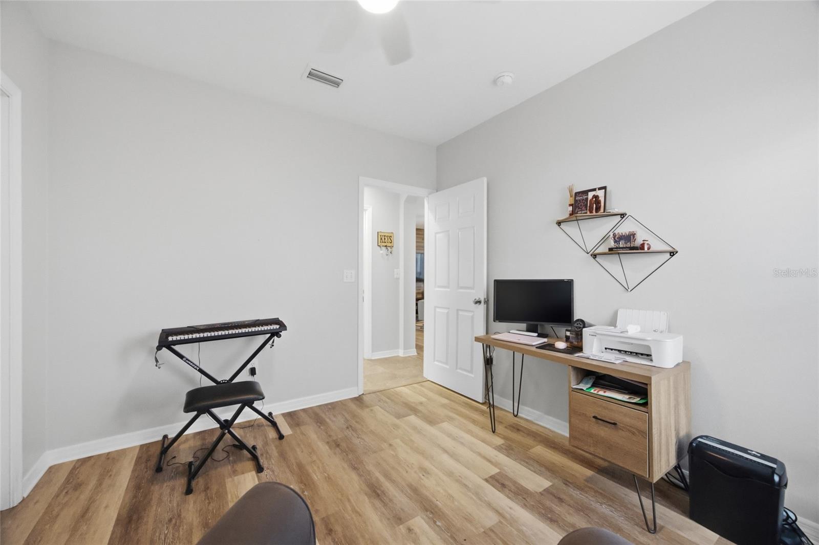 Listing photo id 14 for 24927 Portofino Drive