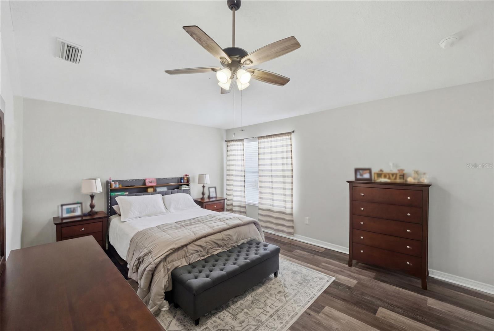 Listing photo id 15 for 24927 Portofino Drive