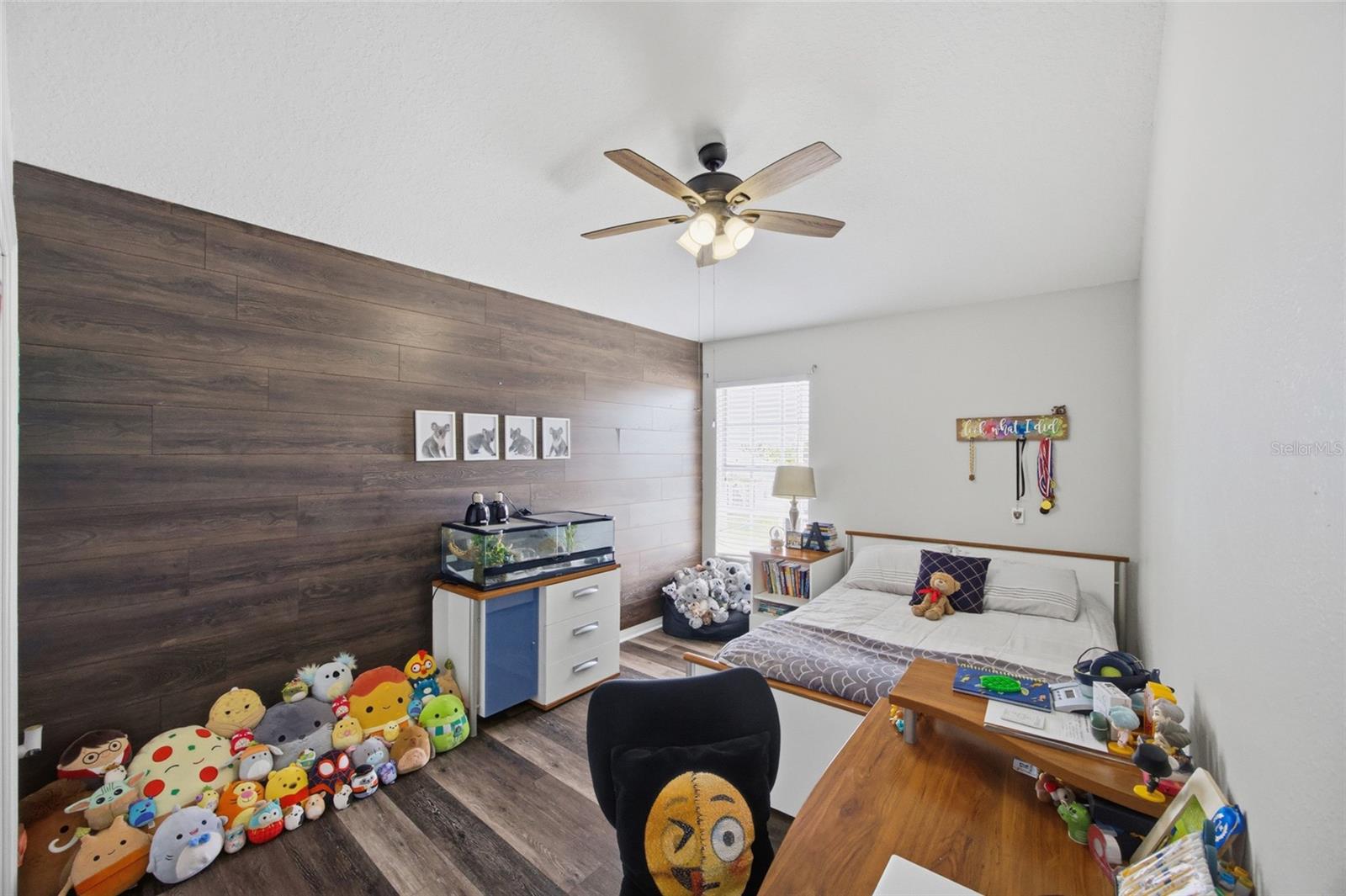 Listing photo id 22 for 24927 Portofino Drive