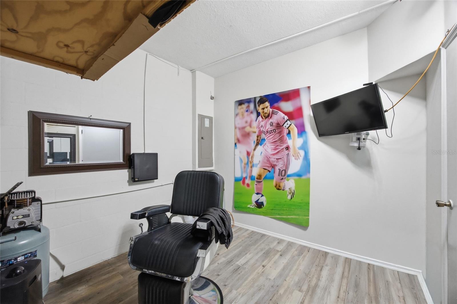 Listing photo id 31 for 24927 Portofino Drive