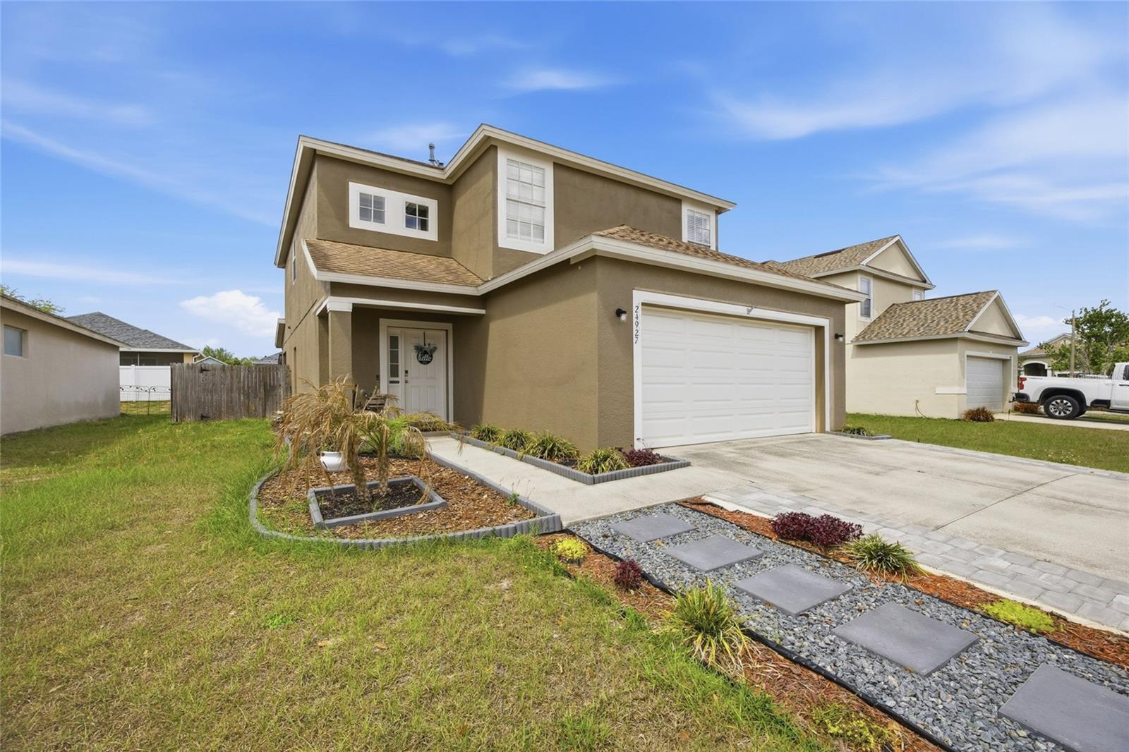 Listing photo id 3 for 24927 Portofino Drive