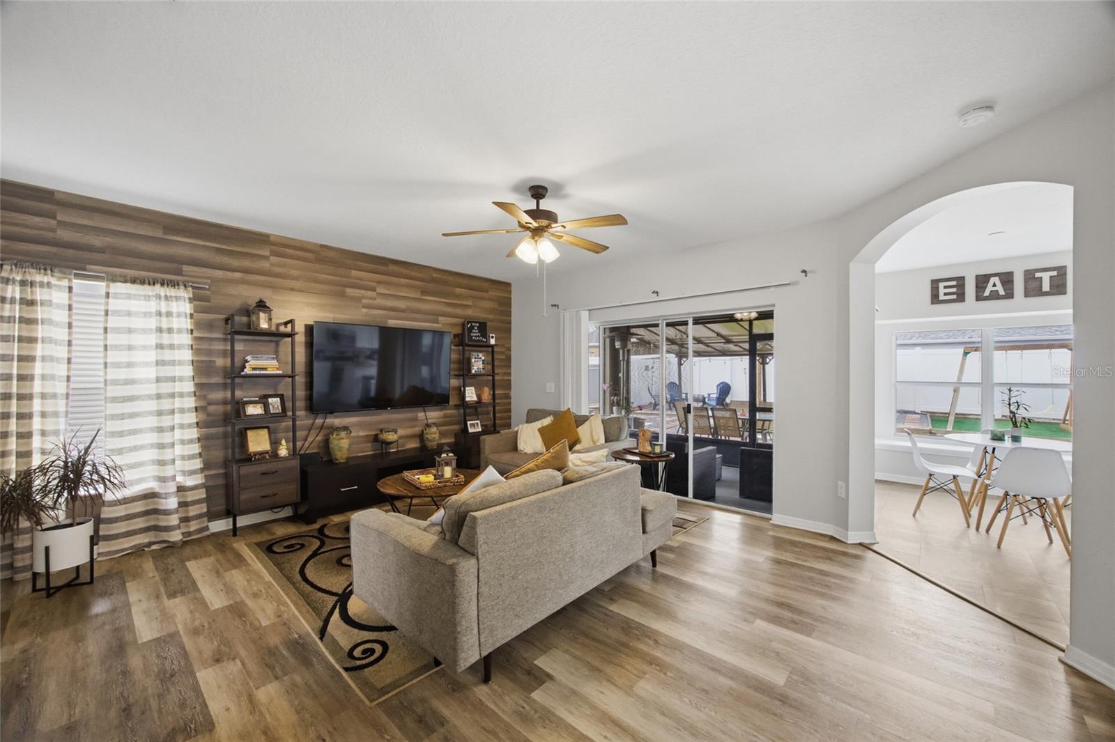 Listing photo id 6 for 24927 Portofino Drive