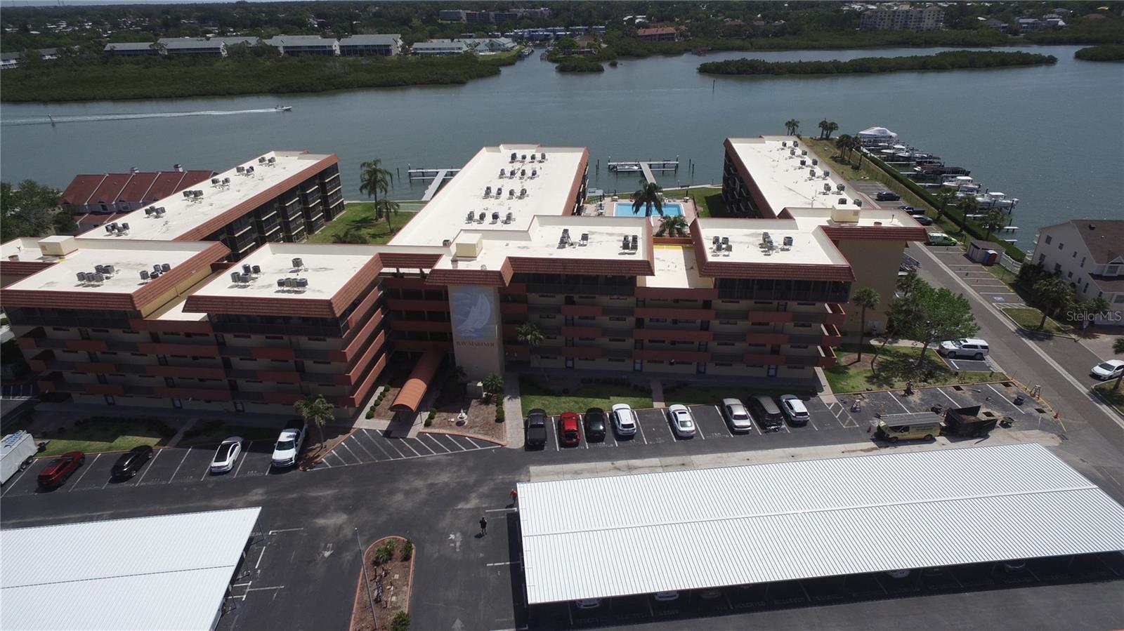 Image 10 of 82 For 19701 Gulf Boulevard 212