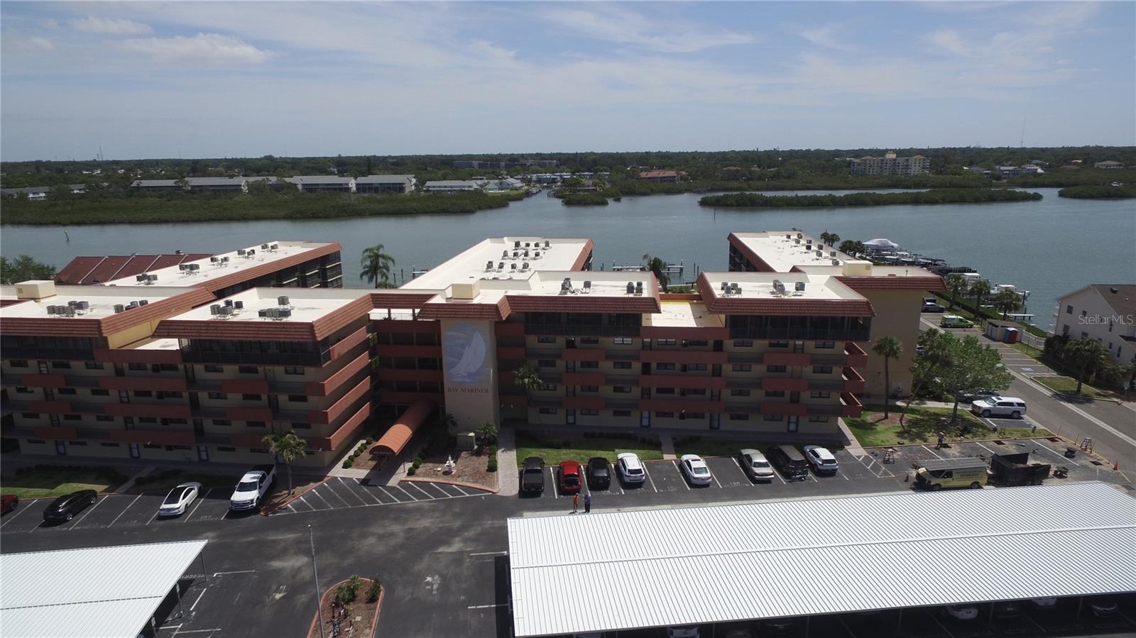 Image 11 of 82 For 19701 Gulf Boulevard 212