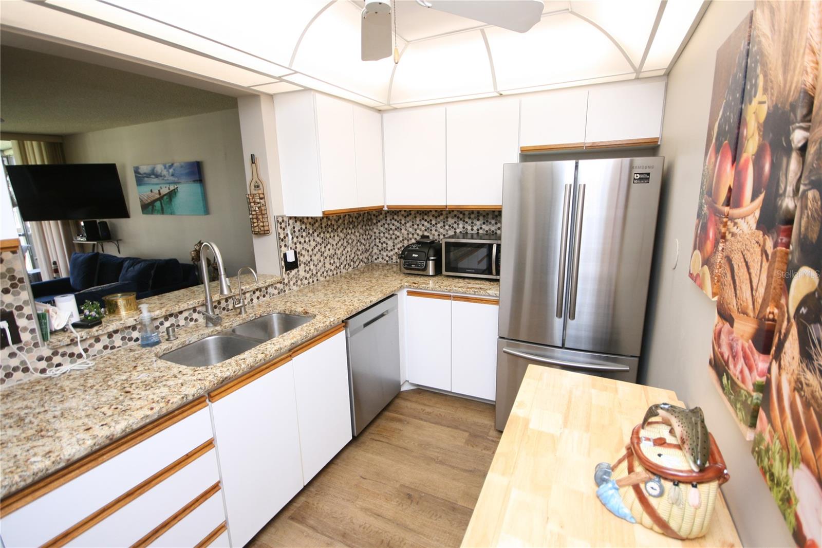 Image 14 of 82 For 19701 Gulf Boulevard 212