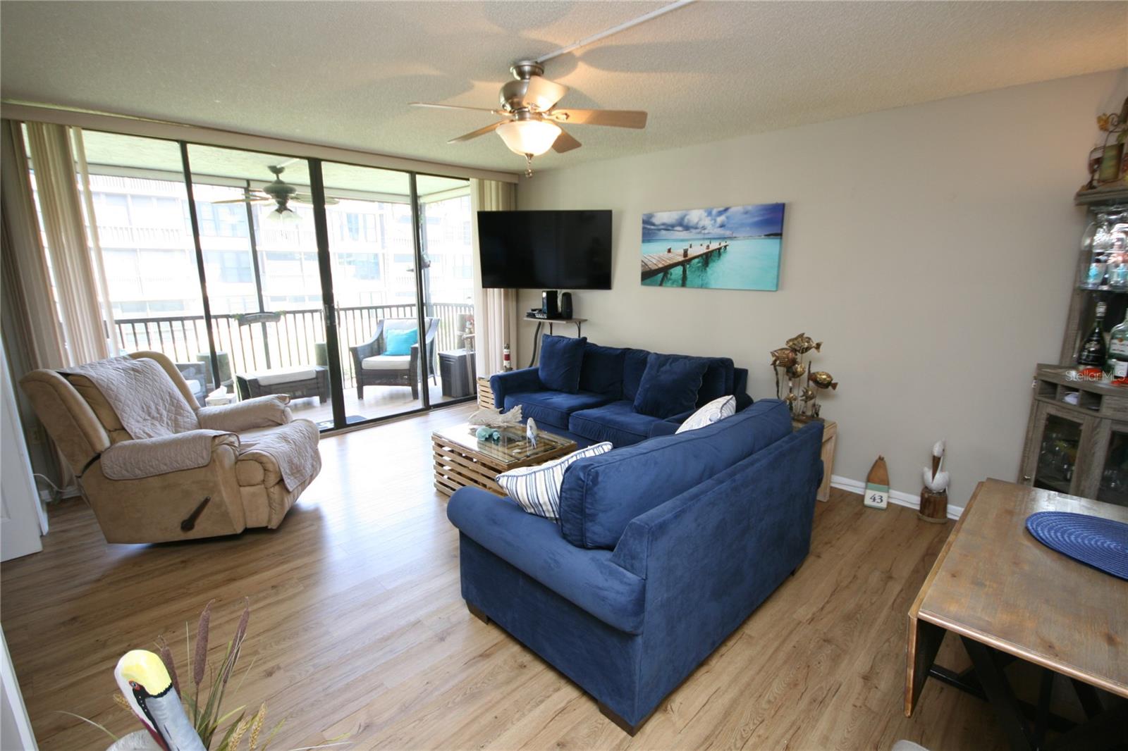 Image 17 of 82 For 19701 Gulf Boulevard 212