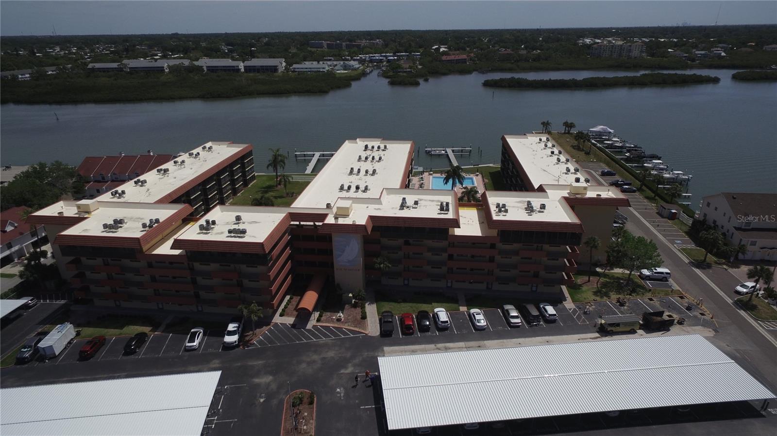 Image 2 of 82 For 19701 Gulf Boulevard 212