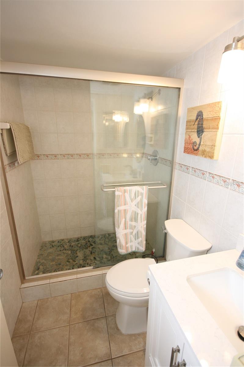 Image 24 of 82 For 19701 Gulf Boulevard 212