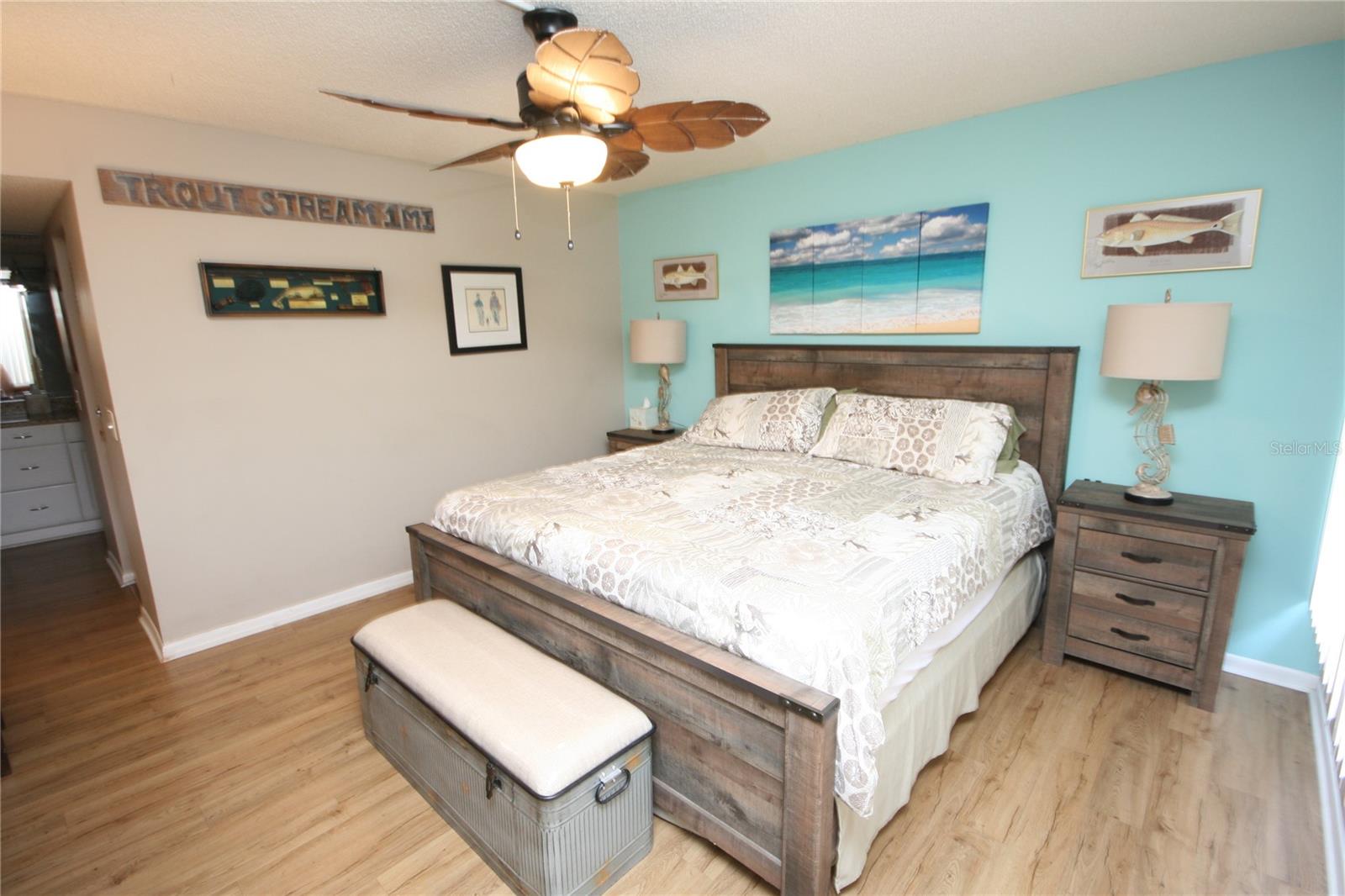 Image 27 of 82 For 19701 Gulf Boulevard 212