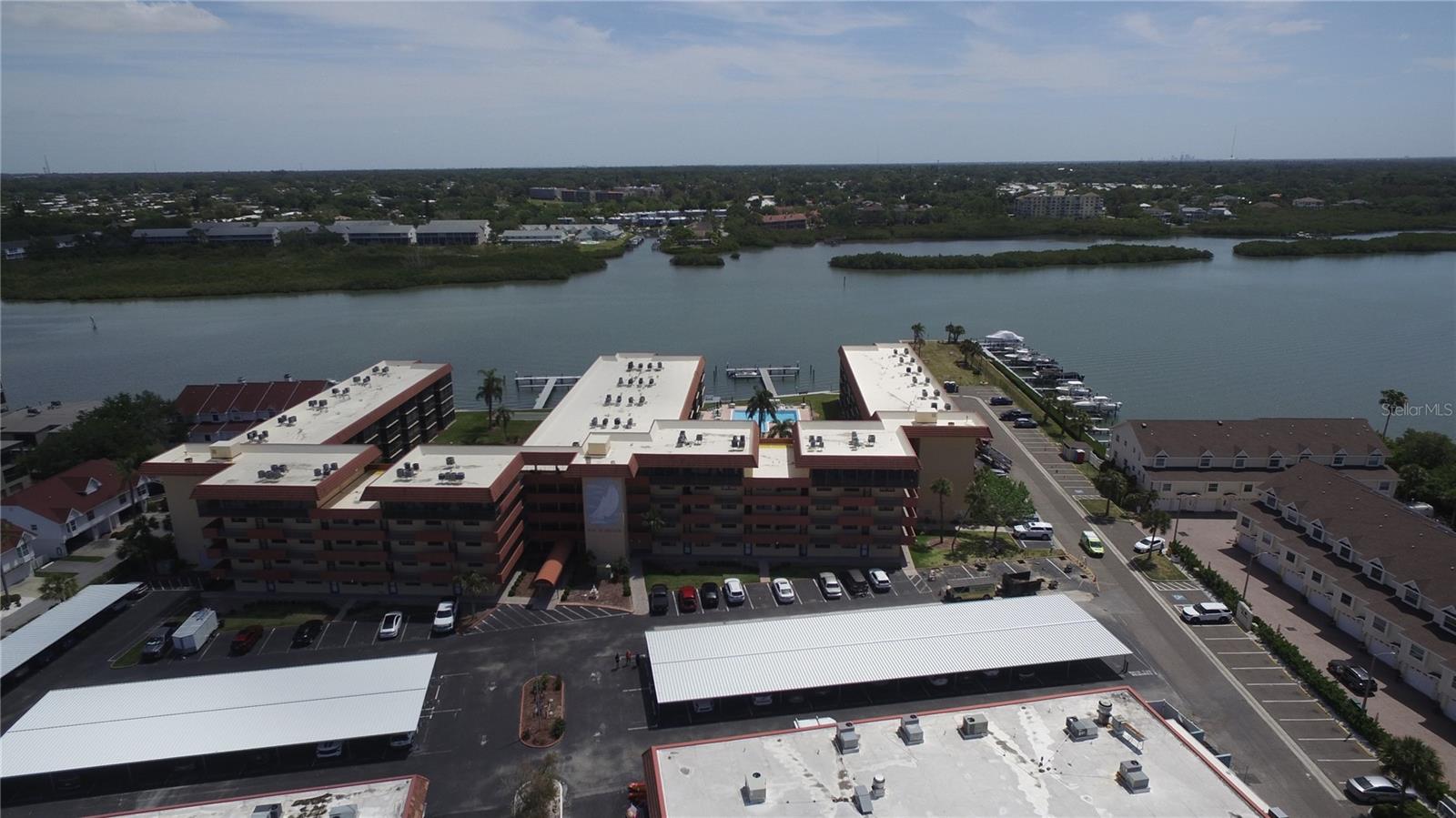 Image 3 of 82 For 19701 Gulf Boulevard 212