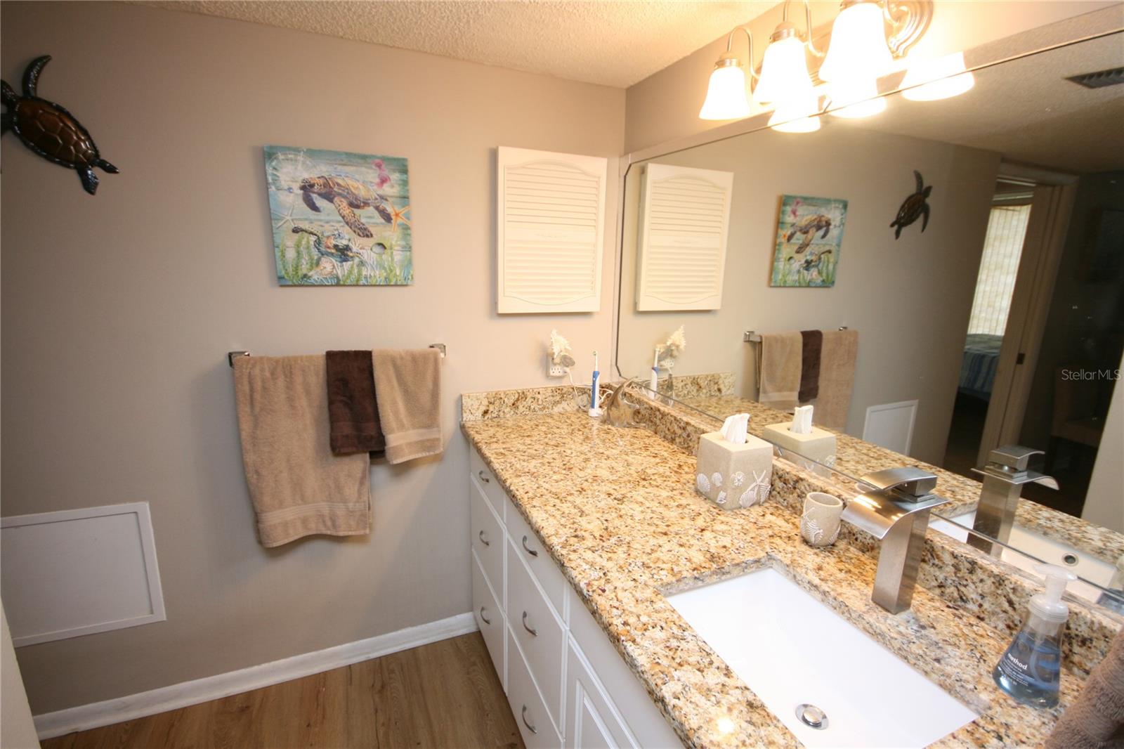 Image 30 of 82 For 19701 Gulf Boulevard 212