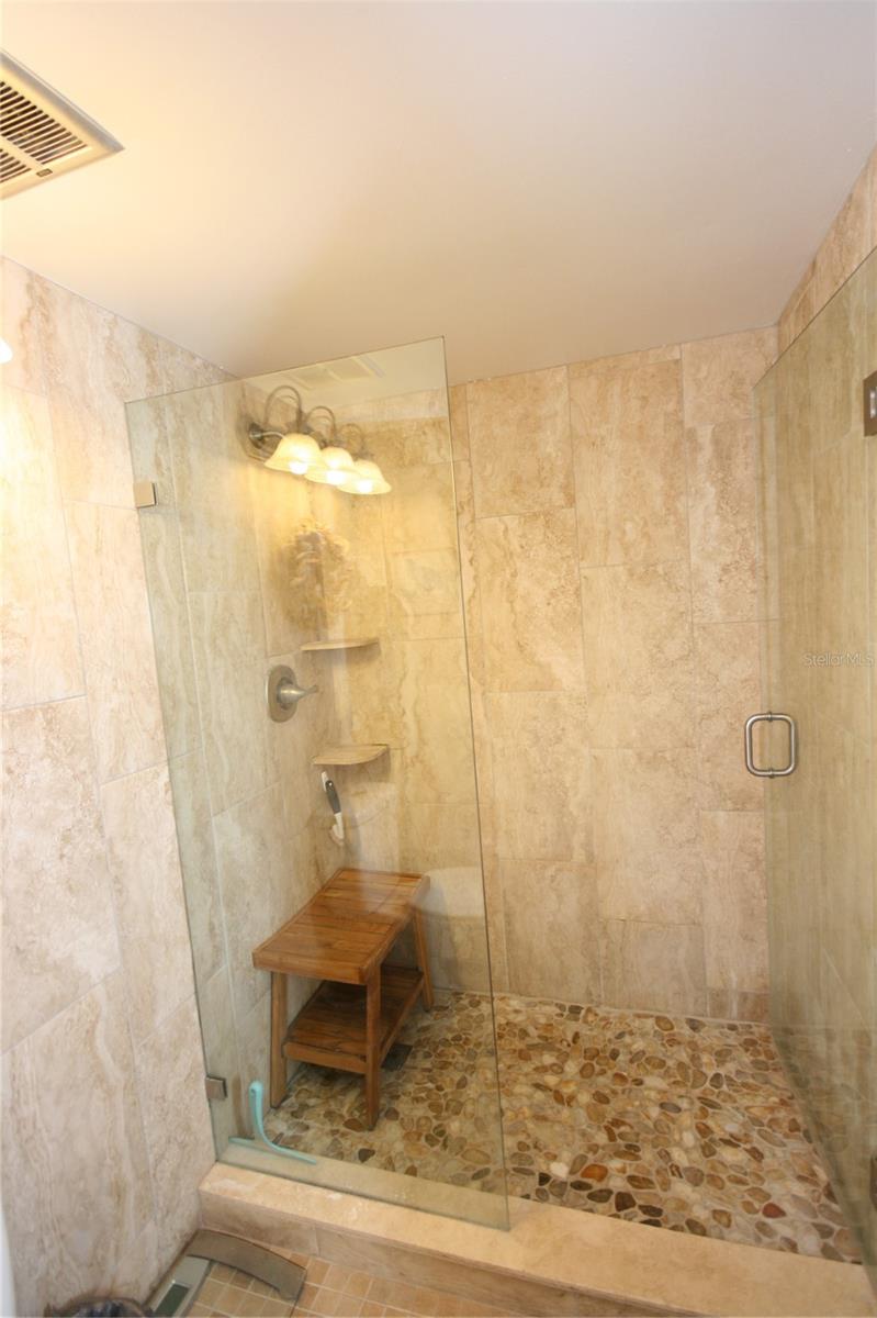 Image 31 of 82 For 19701 Gulf Boulevard 212